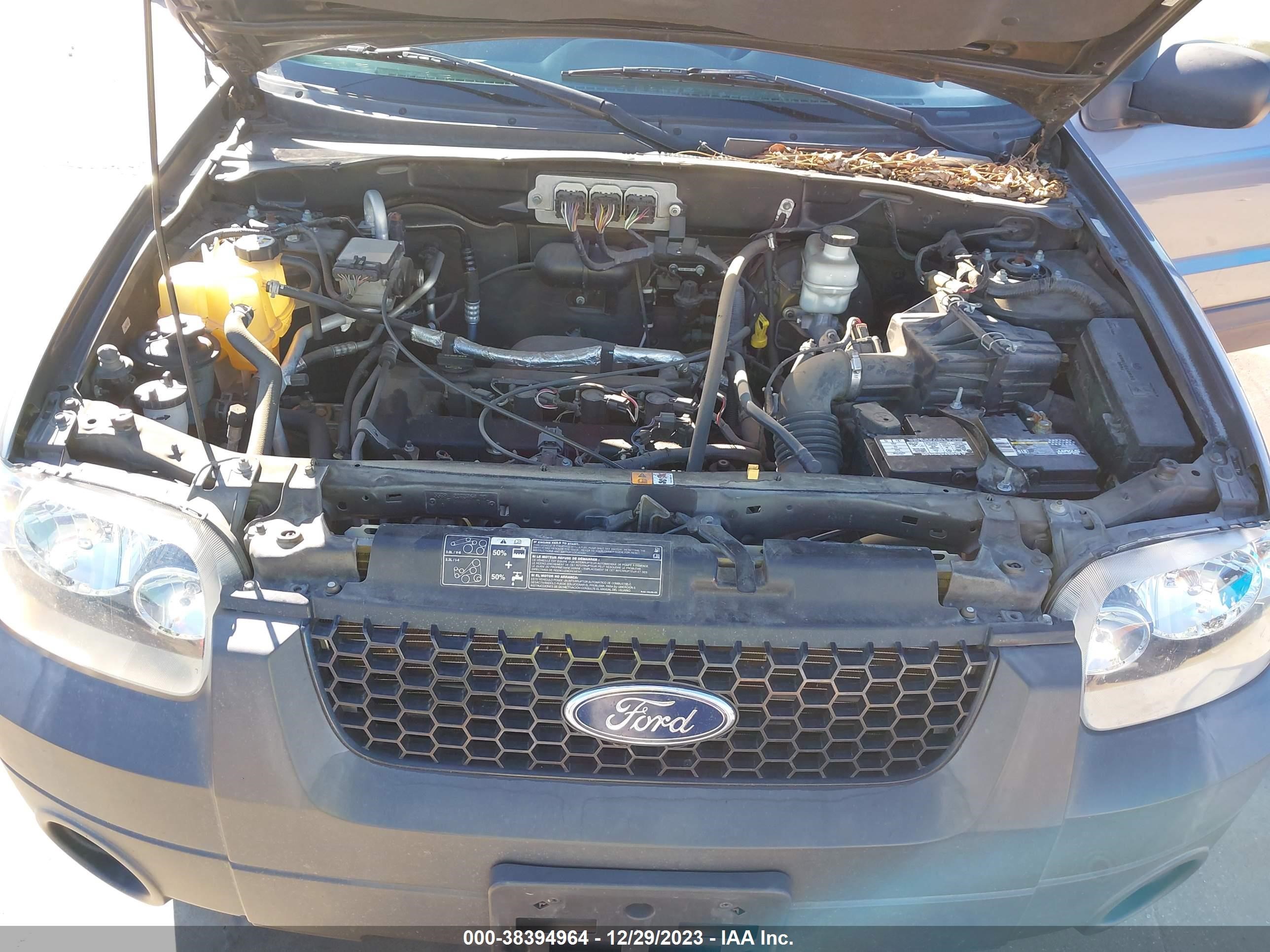 Photo 9 VIN: 1FMYU02ZX7KA44701 - FORD ESCAPE 