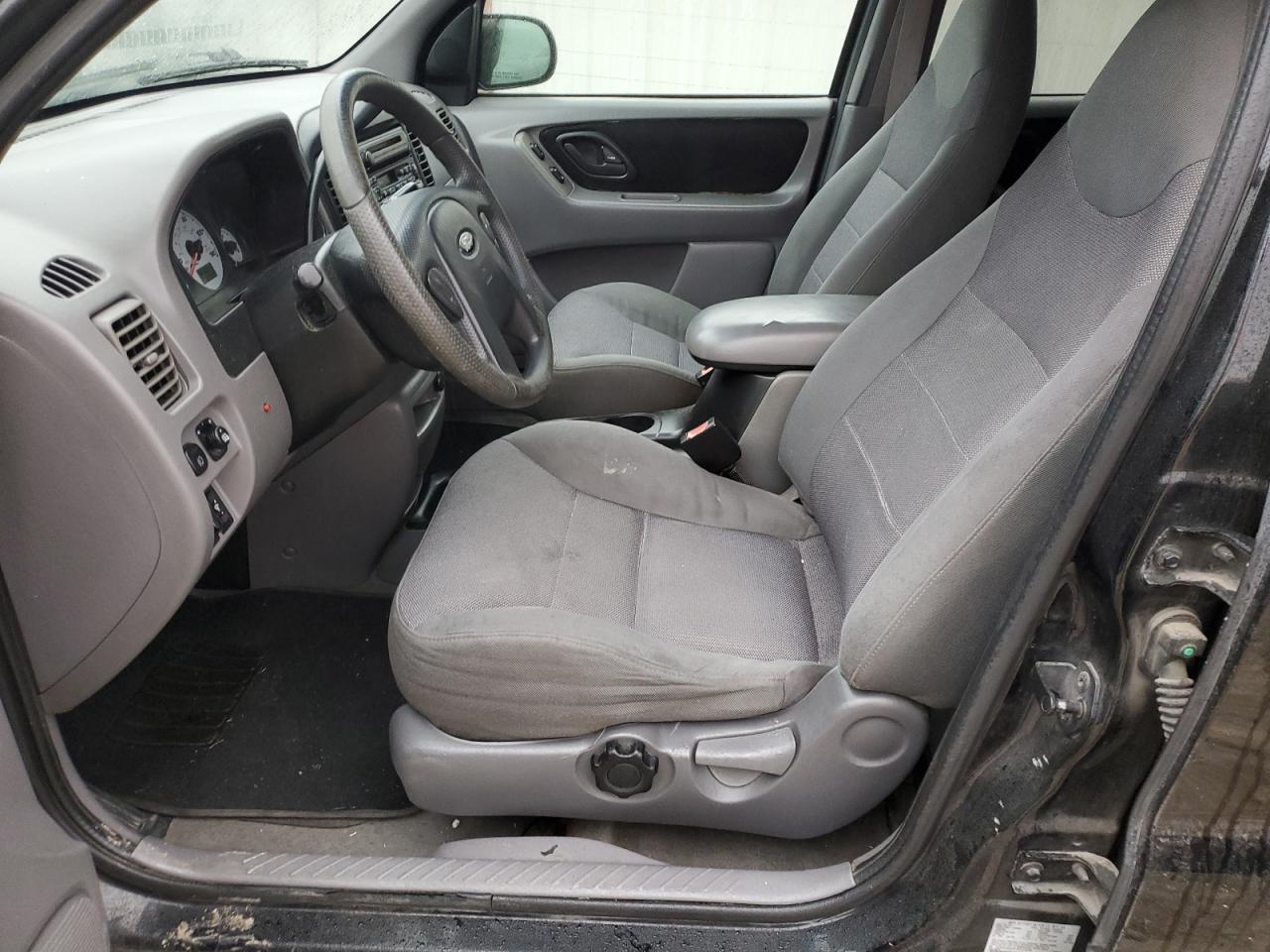 Photo 6 VIN: 1FMYU03101KA15398 - FORD ESCAPE 