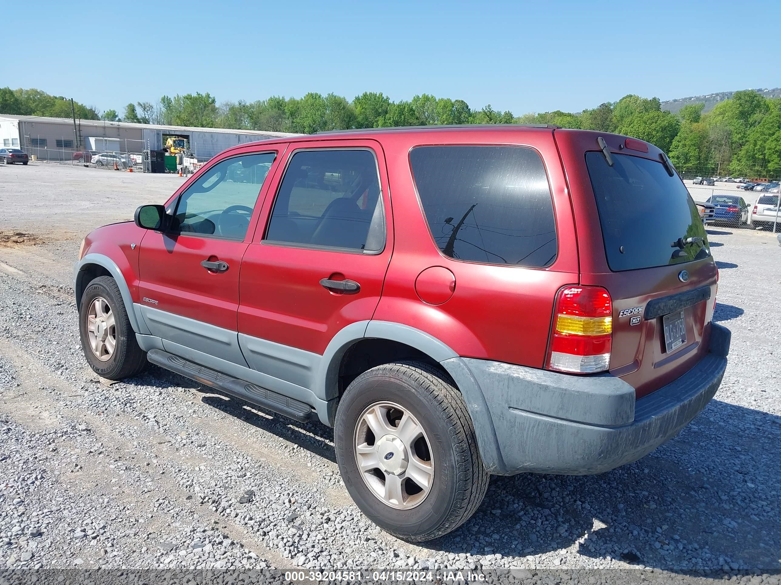 Photo 2 VIN: 1FMYU03101KF56032 - FORD ESCAPE 