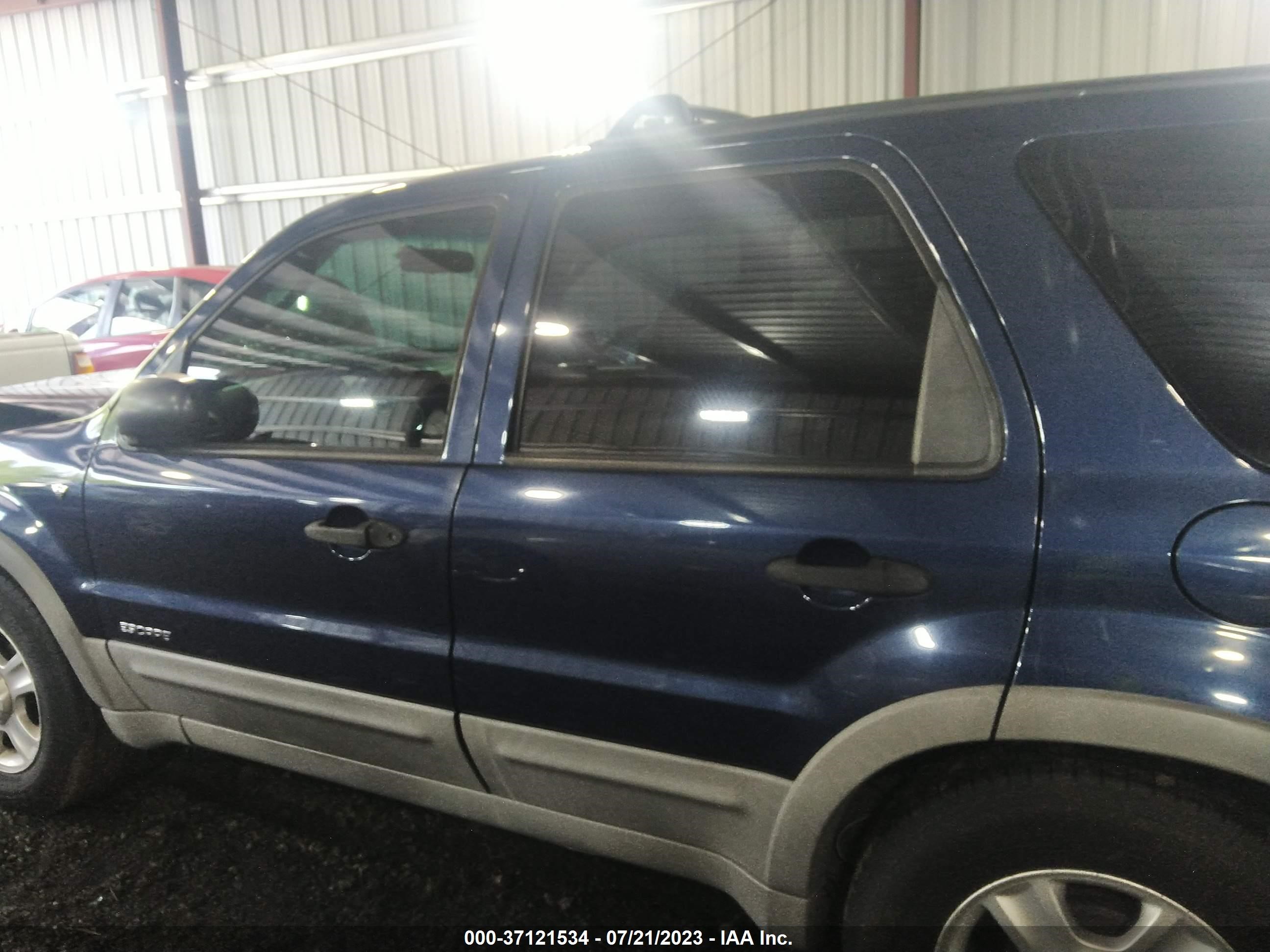 Photo 13 VIN: 1FMYU03102KA50797 - FORD ESCAPE 