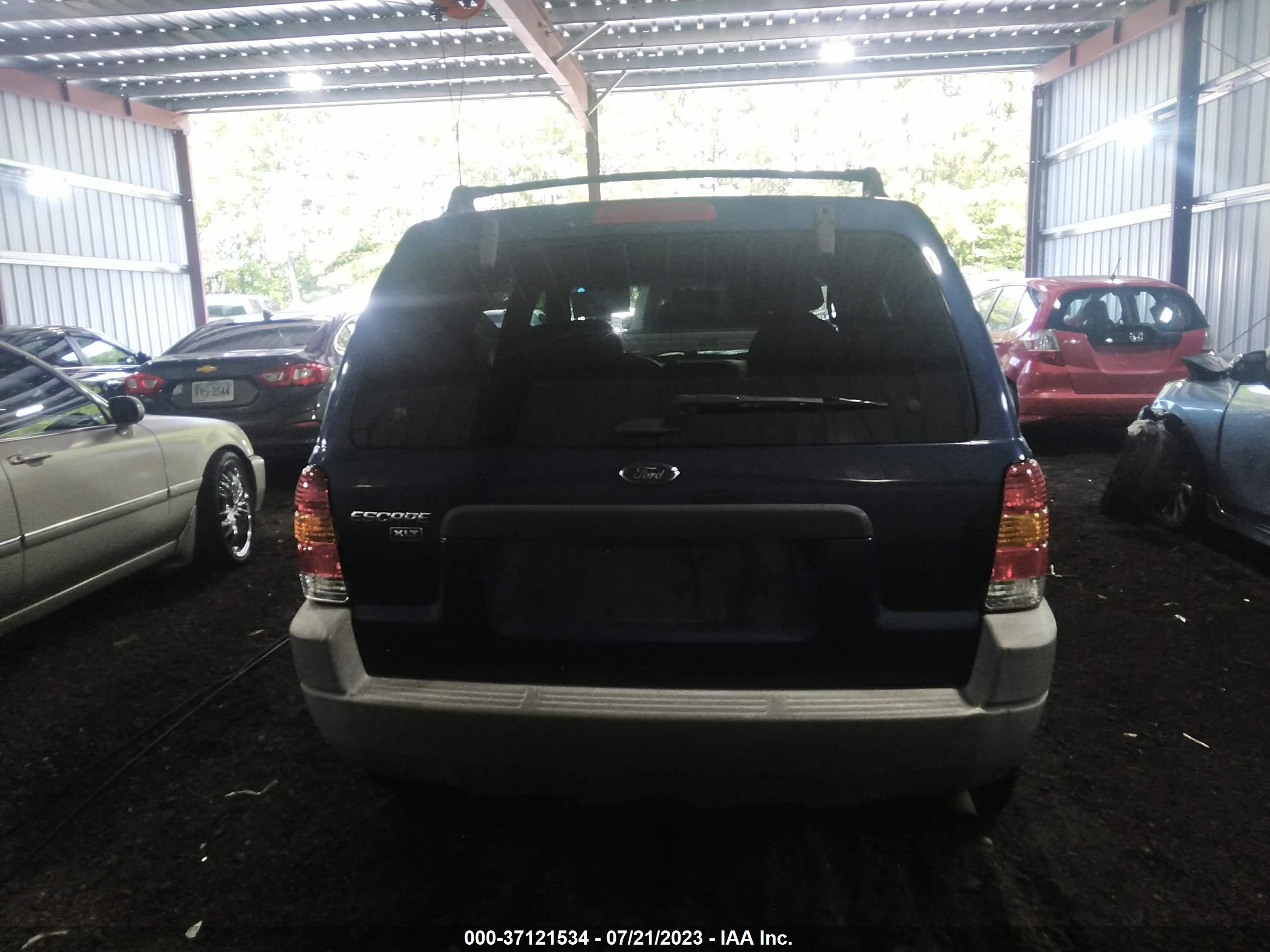 Photo 15 VIN: 1FMYU03102KA50797 - FORD ESCAPE 