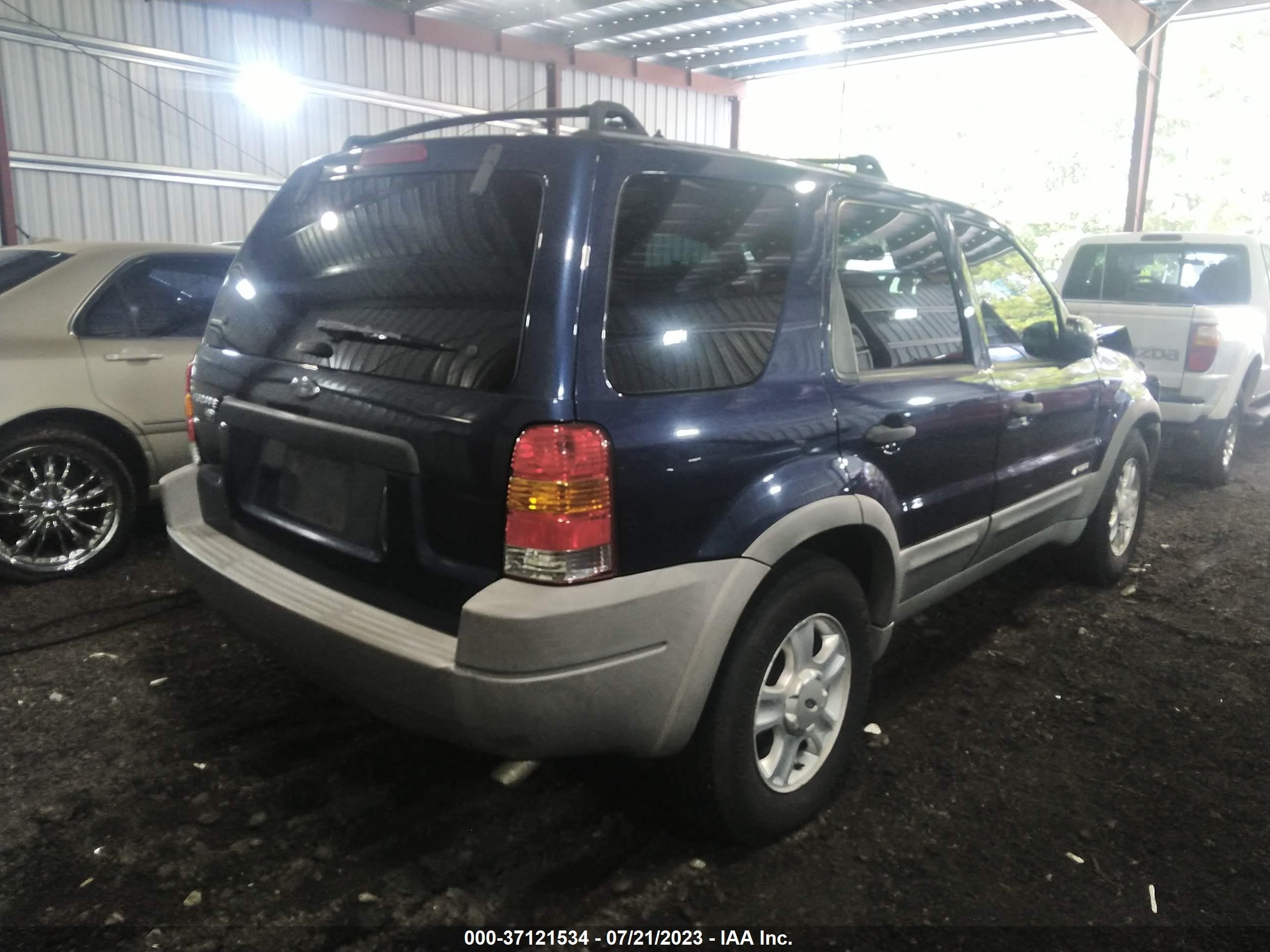 Photo 3 VIN: 1FMYU03102KA50797 - FORD ESCAPE 