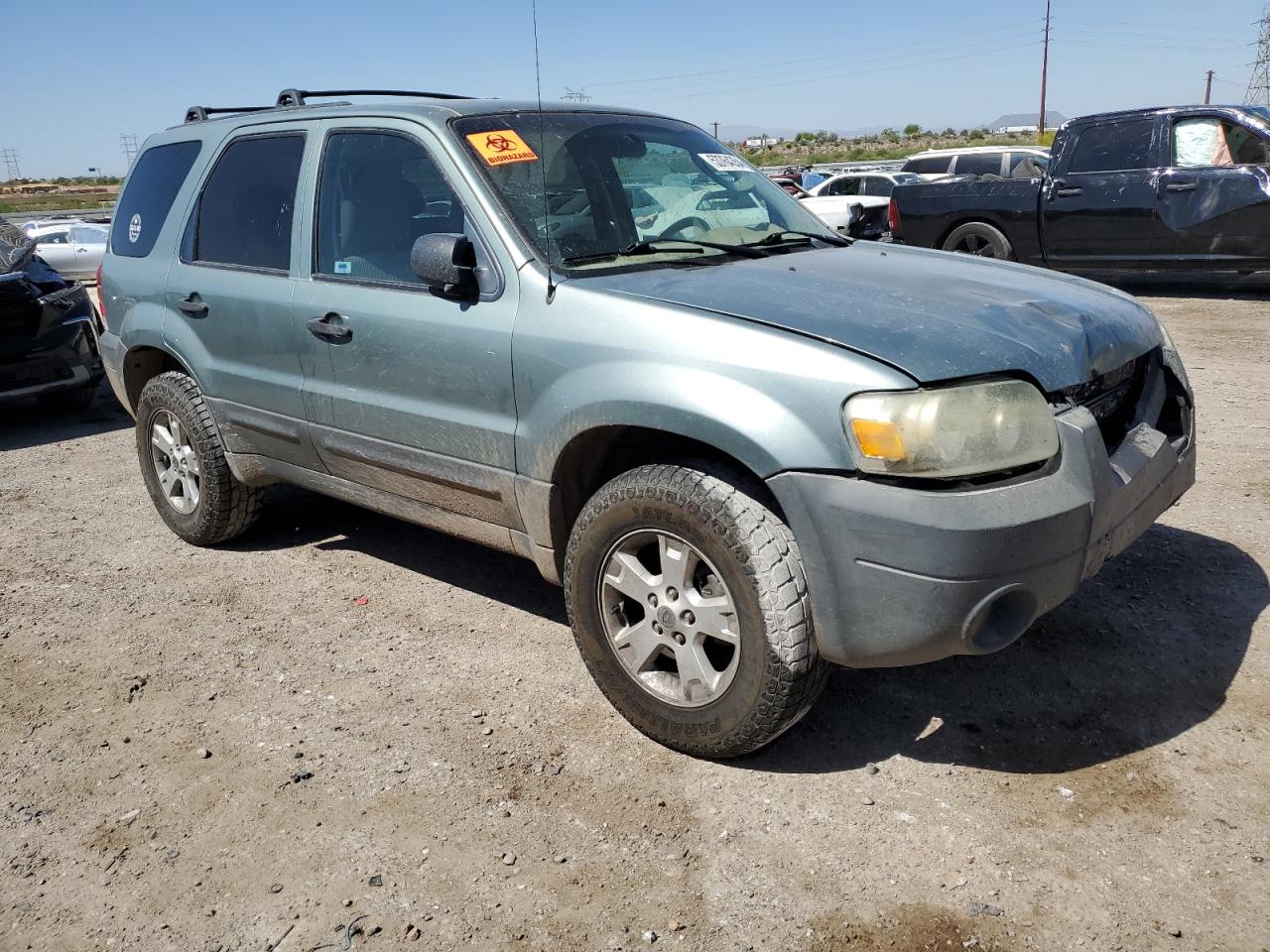 Photo 3 VIN: 1FMYU03105KC71627 - FORD ESCAPE 