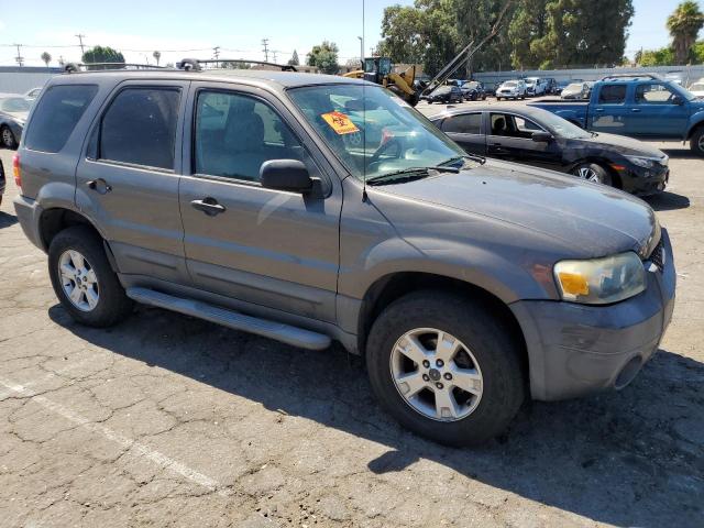 Photo 3 VIN: 1FMYU03105KE02300 - FORD ESCAPE XLT 