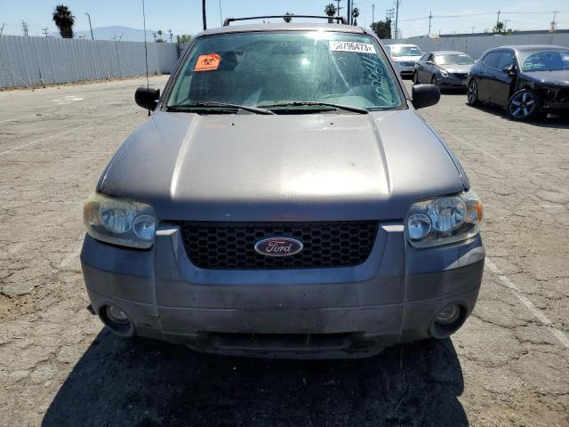 Photo 4 VIN: 1FMYU03105KE02300 - FORD ESCAPE XLT 