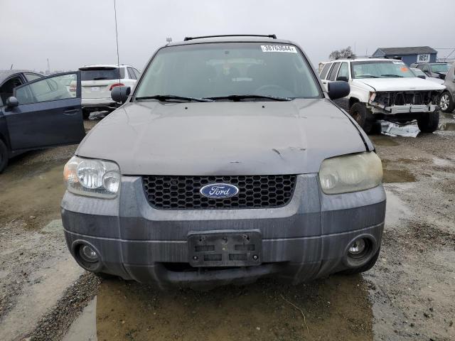 Photo 4 VIN: 1FMYU03106KC00056 - FORD ESCAPE 