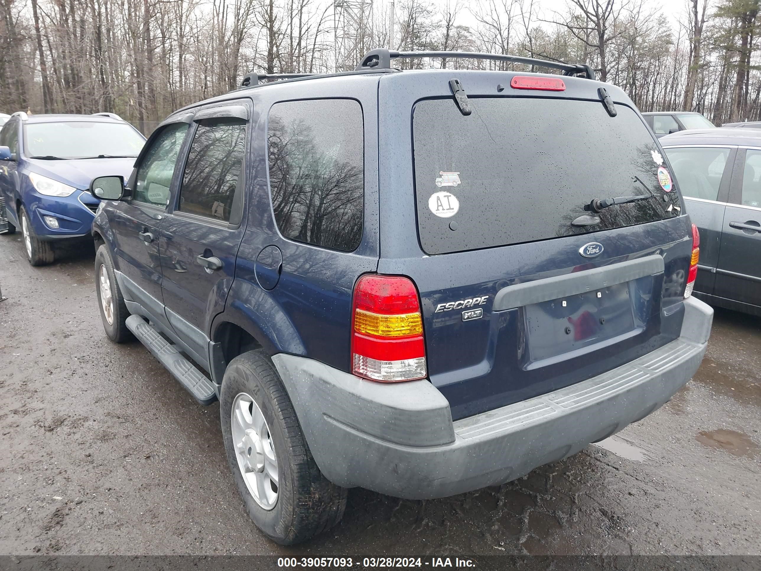 Photo 2 VIN: 1FMYU03114KA98568 - FORD ESCAPE 