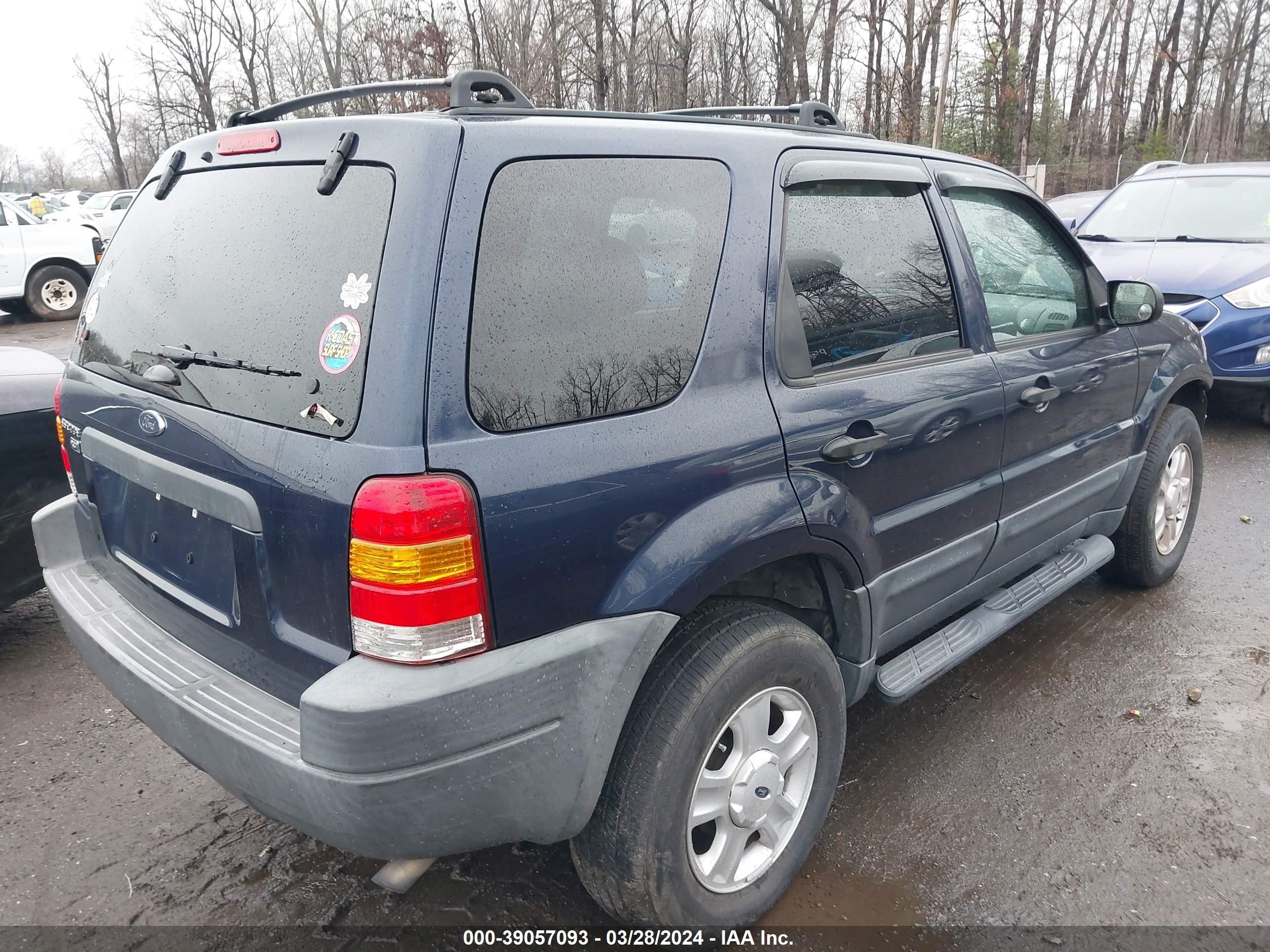 Photo 3 VIN: 1FMYU03114KA98568 - FORD ESCAPE 