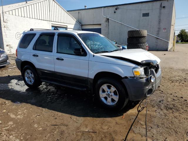 Photo 3 VIN: 1FMYU03125DA17163 - FORD ESCAPE XLT 