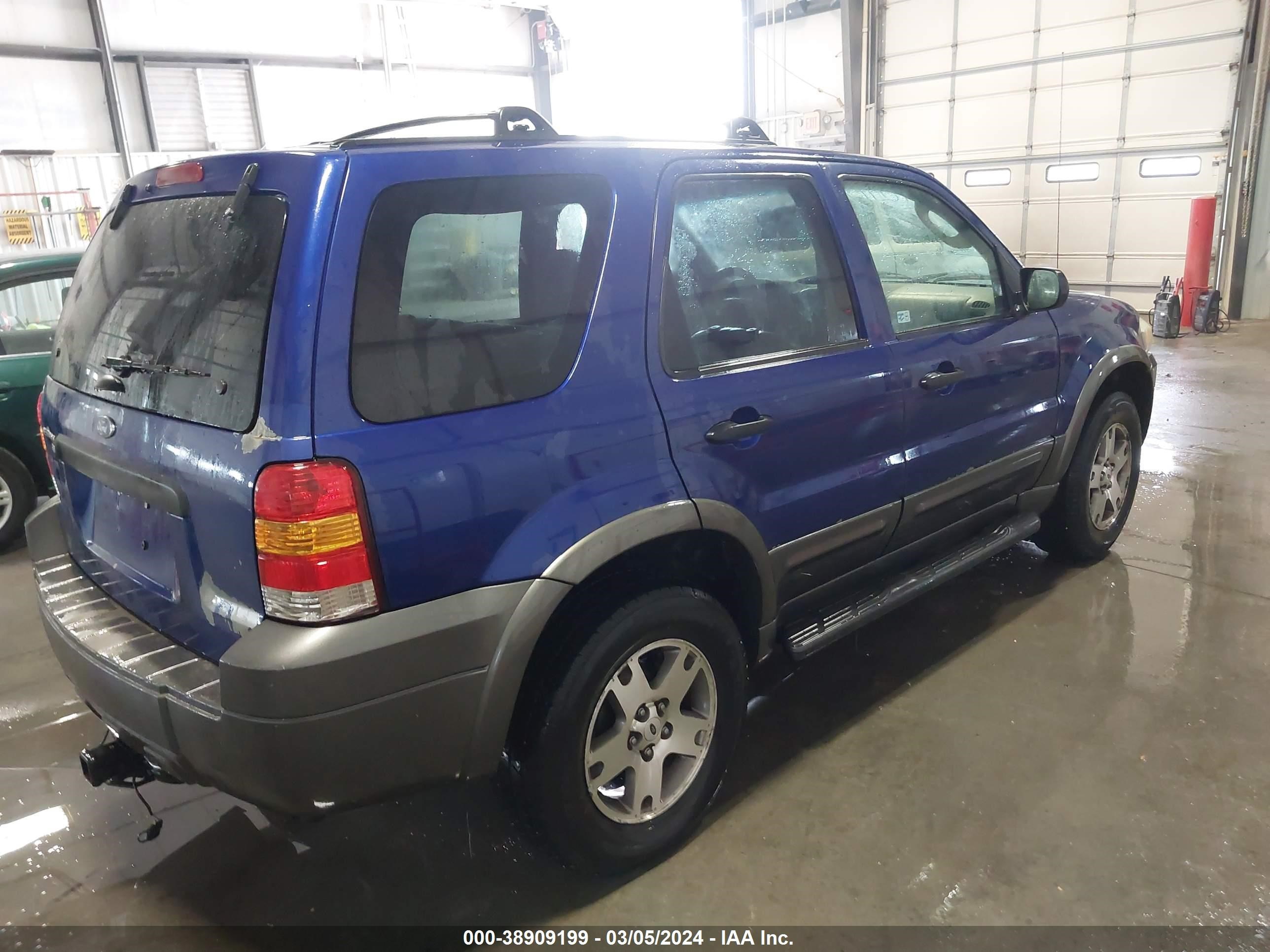 Photo 3 VIN: 1FMYU03125KB15542 - FORD ESCAPE 