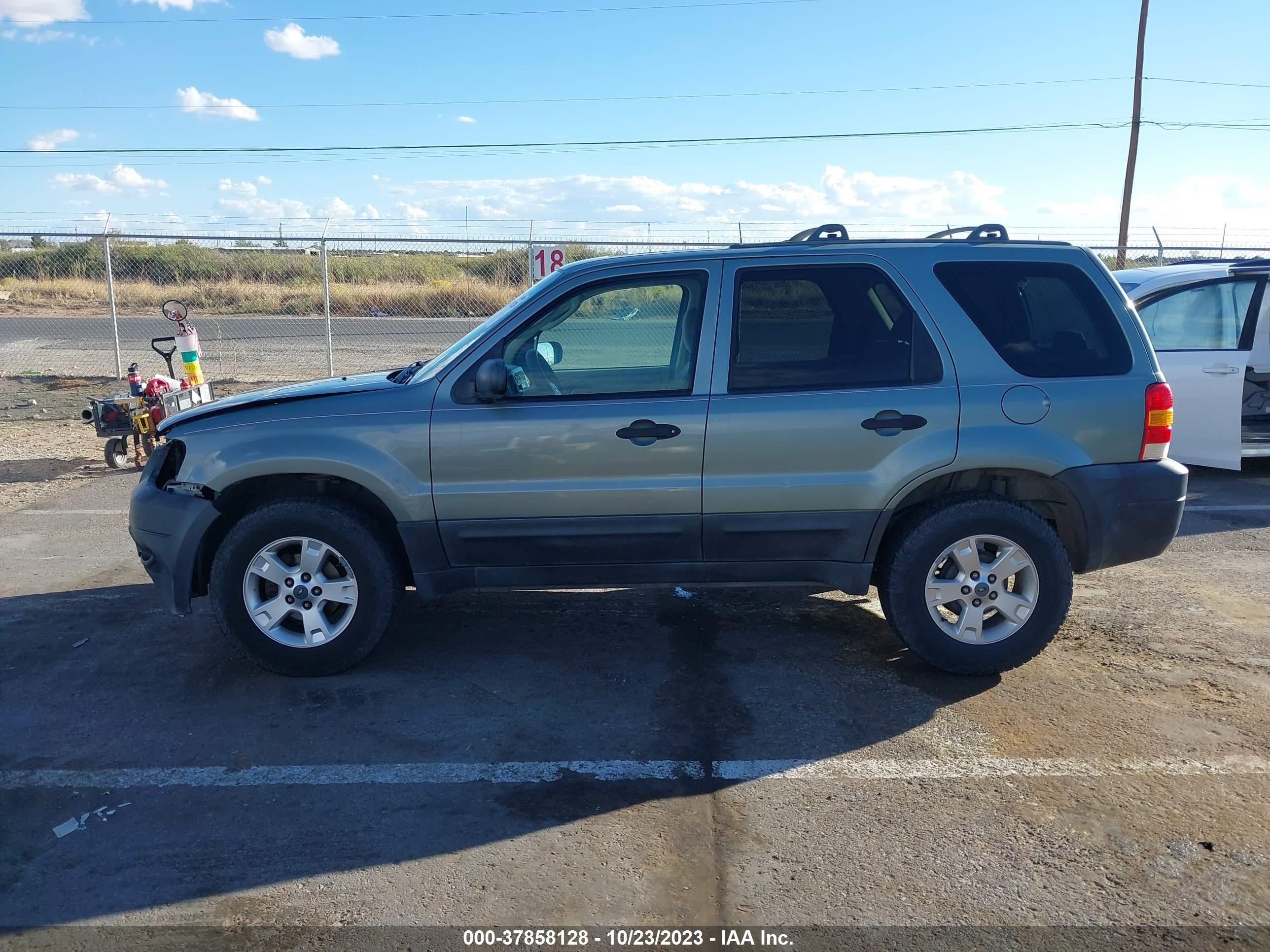 Photo 14 VIN: 1FMYU03126KA56154 - FORD ESCAPE 