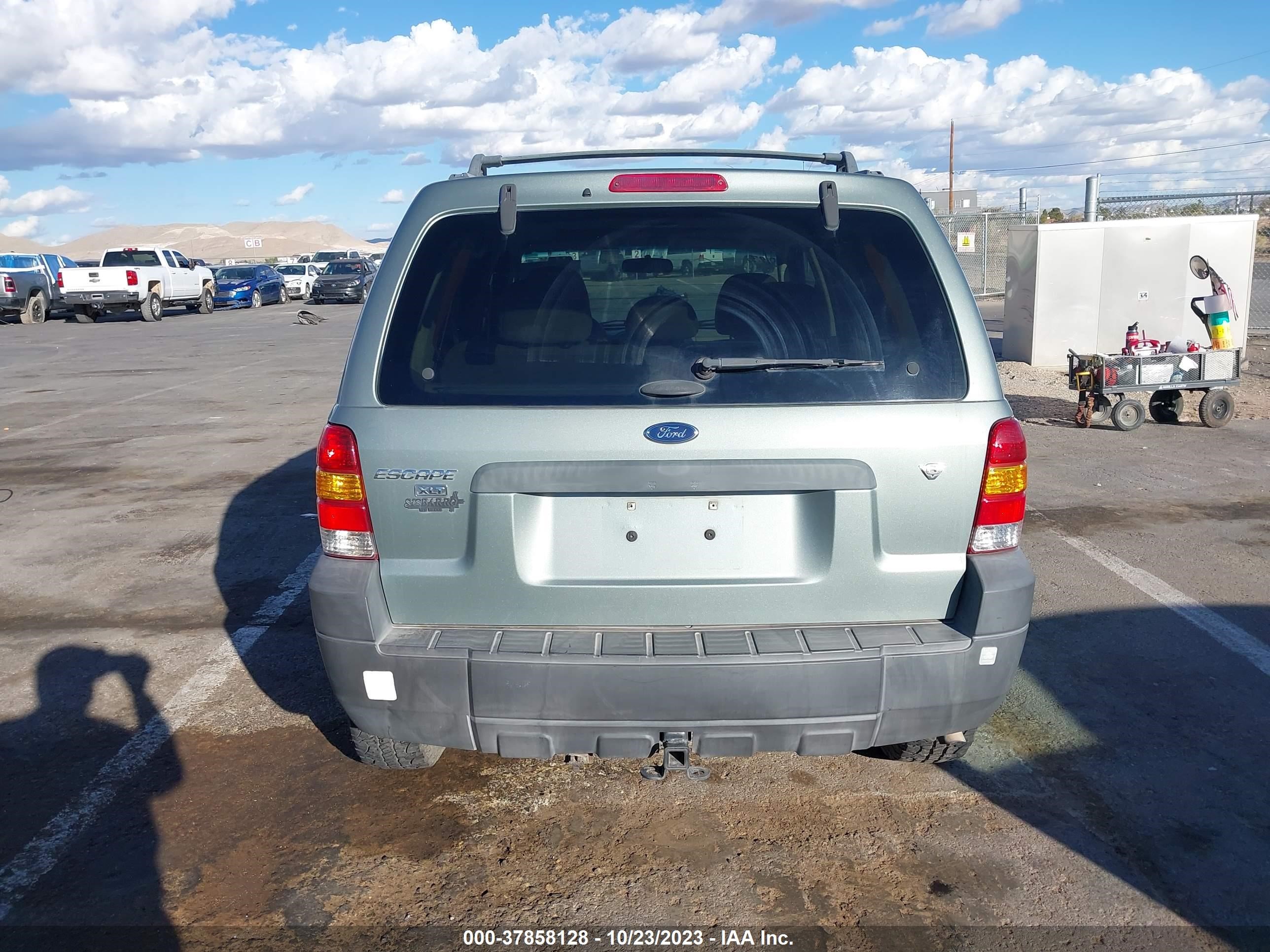 Photo 16 VIN: 1FMYU03126KA56154 - FORD ESCAPE 