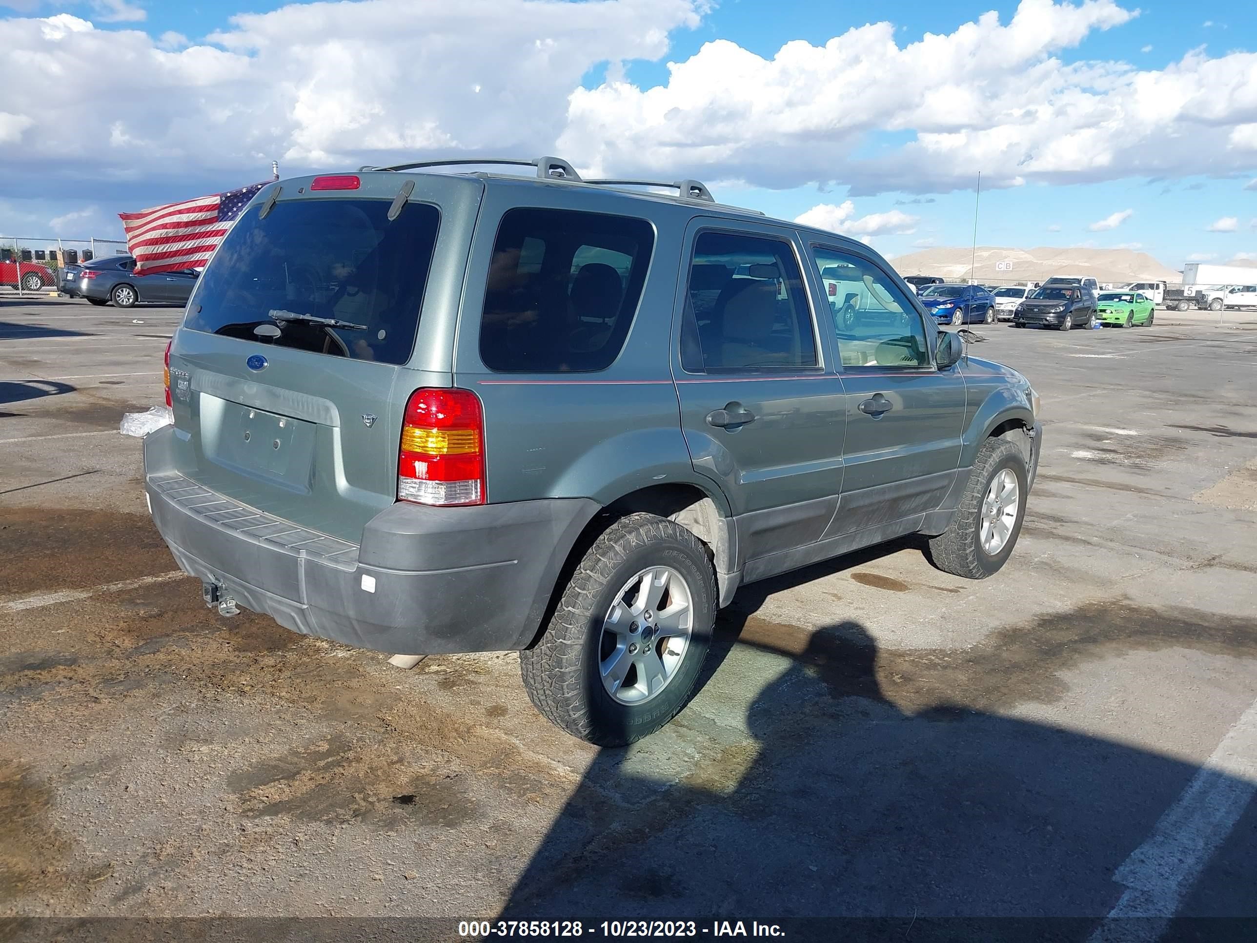 Photo 3 VIN: 1FMYU03126KA56154 - FORD ESCAPE 