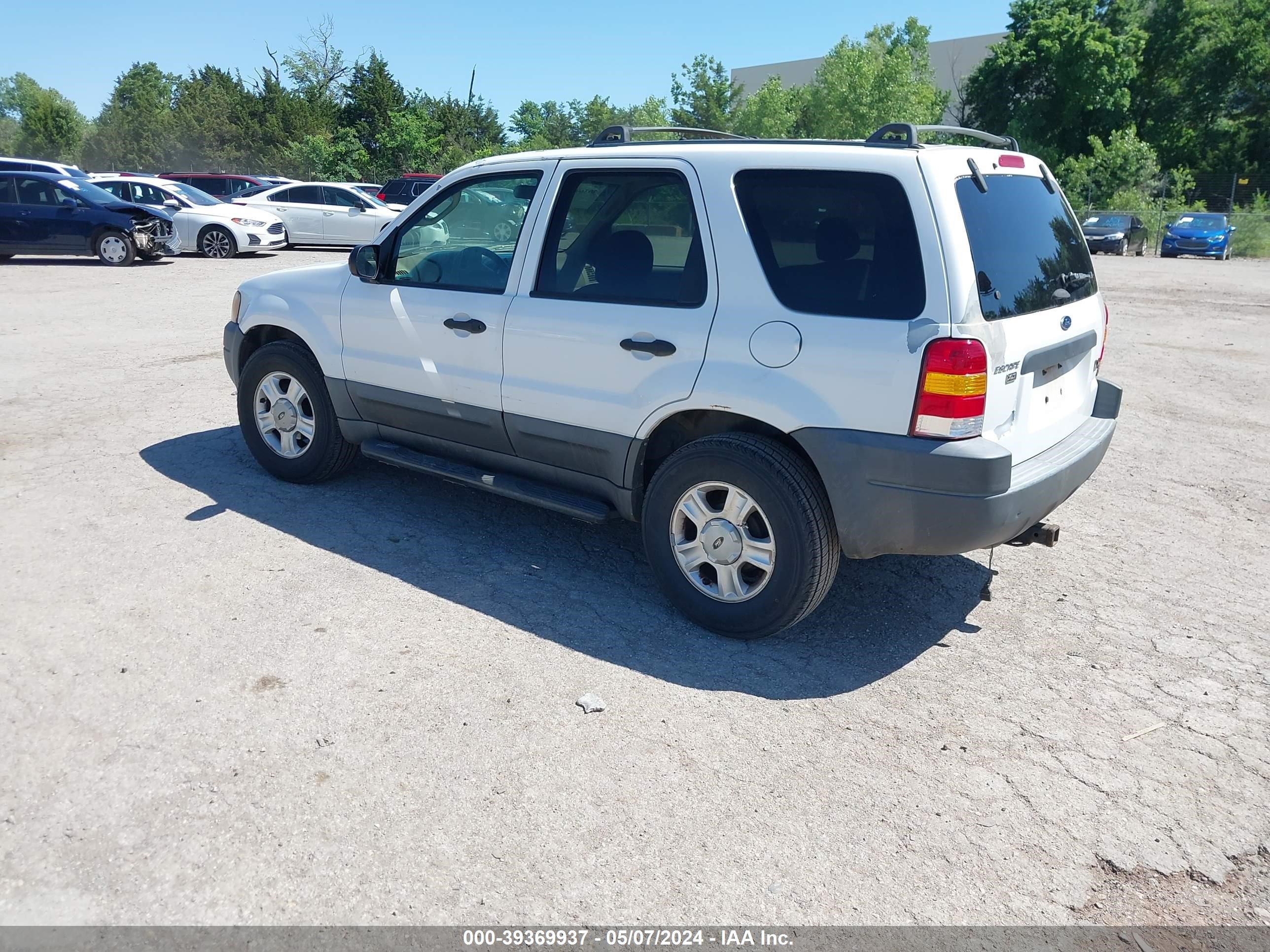 Photo 2 VIN: 1FMYU03133KA93385 - FORD ESCAPE 