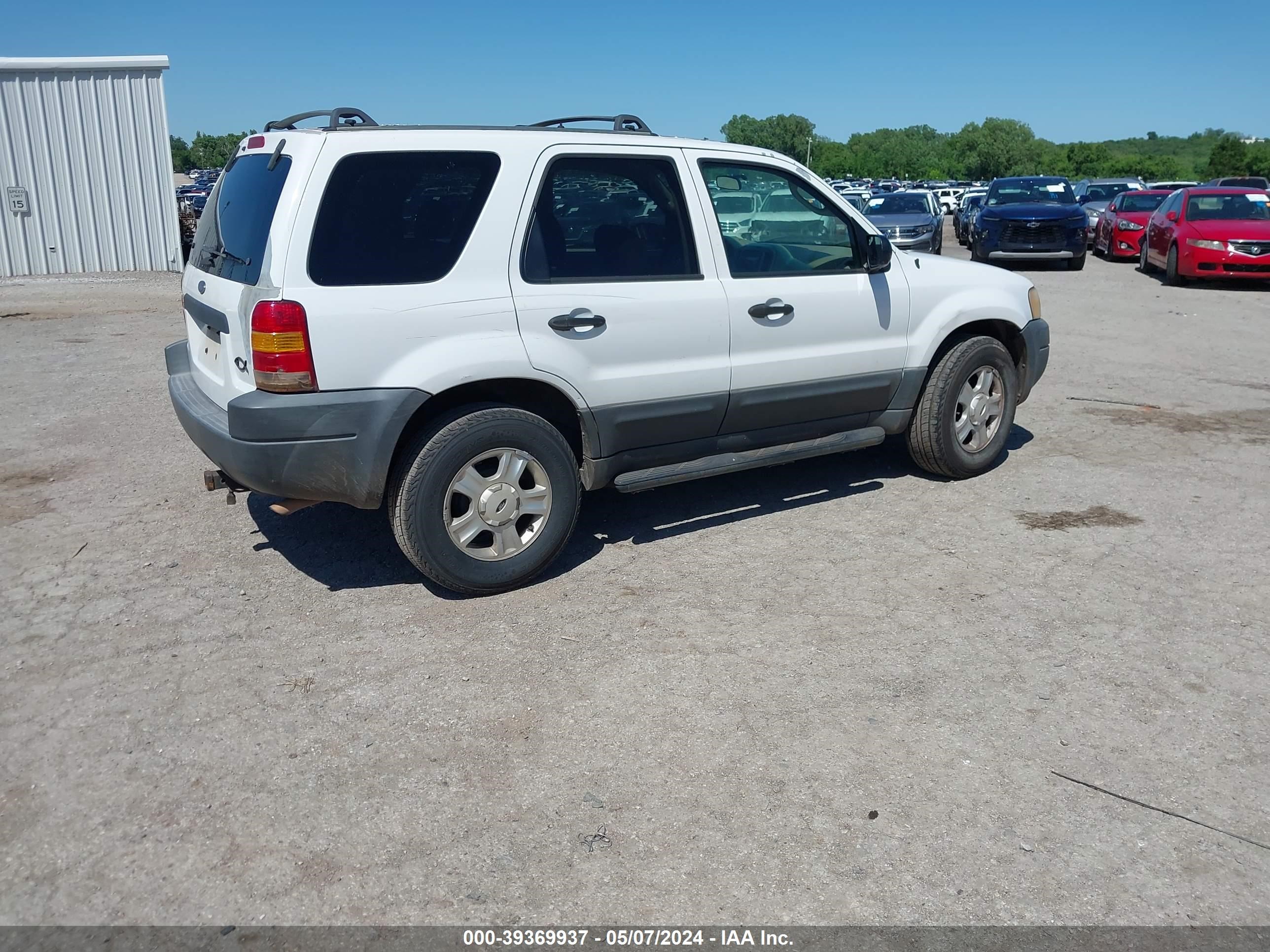 Photo 3 VIN: 1FMYU03133KA93385 - FORD ESCAPE 