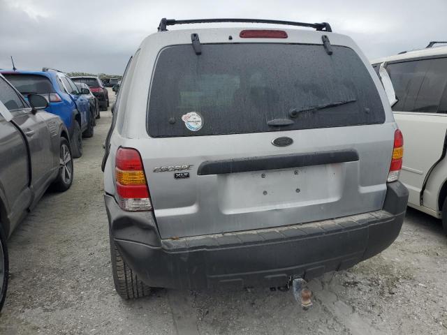 Photo 5 VIN: 1FMYU03135DA00081 - FORD ESCAPE XLT 