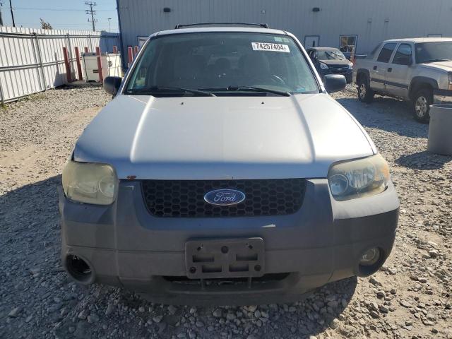 Photo 4 VIN: 1FMYU03135DA16393 - FORD ESCAPE XLT 