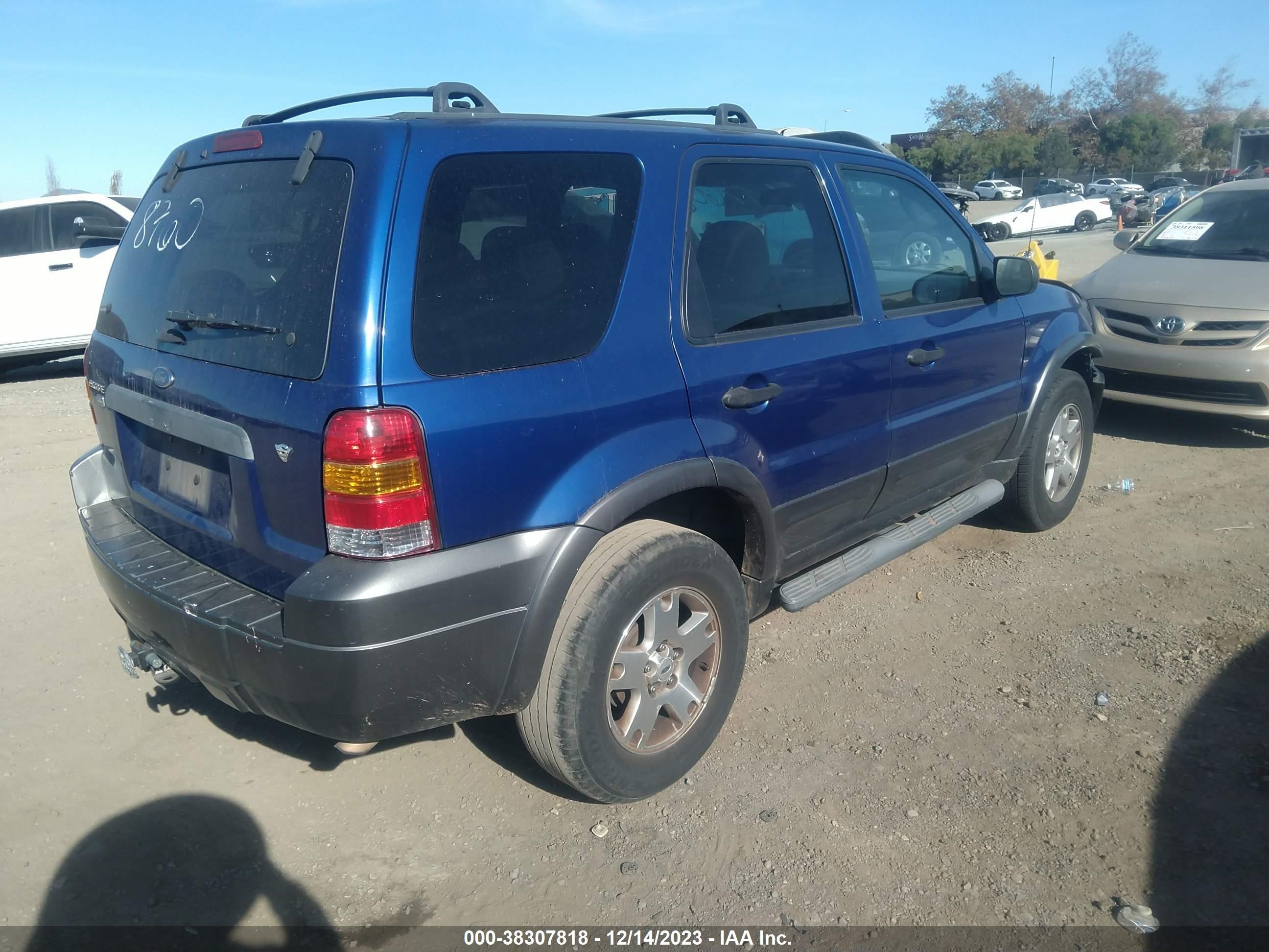 Photo 3 VIN: 1FMYU03146KA68760 - FORD ESCAPE 