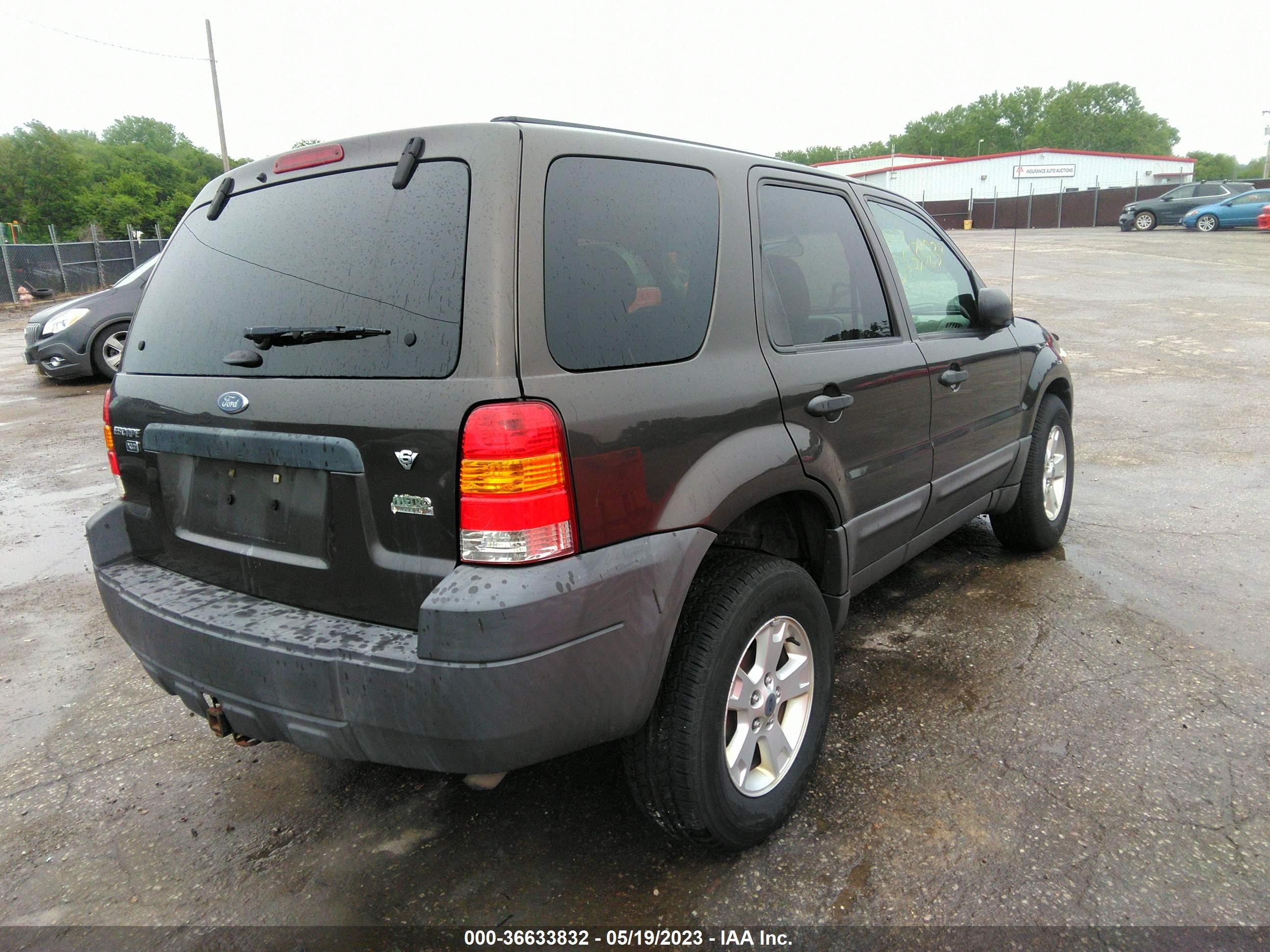 Photo 3 VIN: 1FMYU03147KA50809 - FORD ESCAPE 