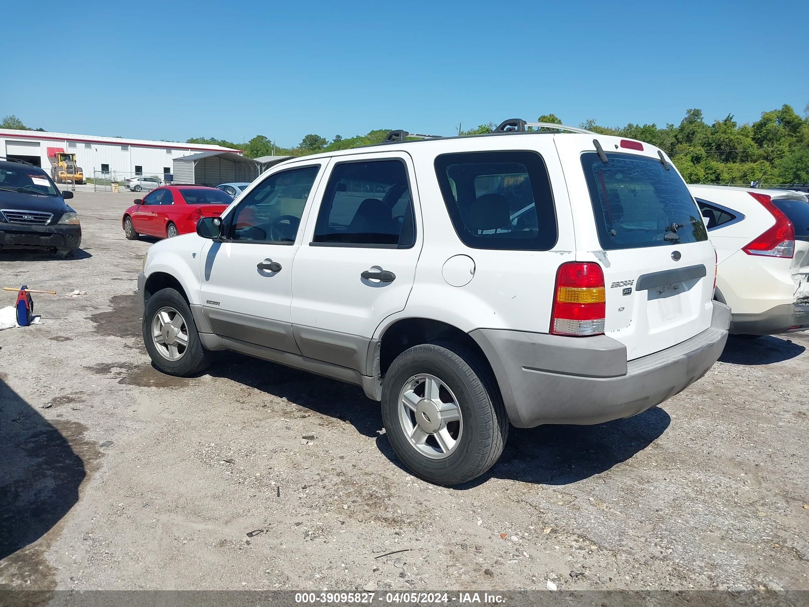 Photo 2 VIN: 1FMYU03151KC20845 - FORD ESCAPE 