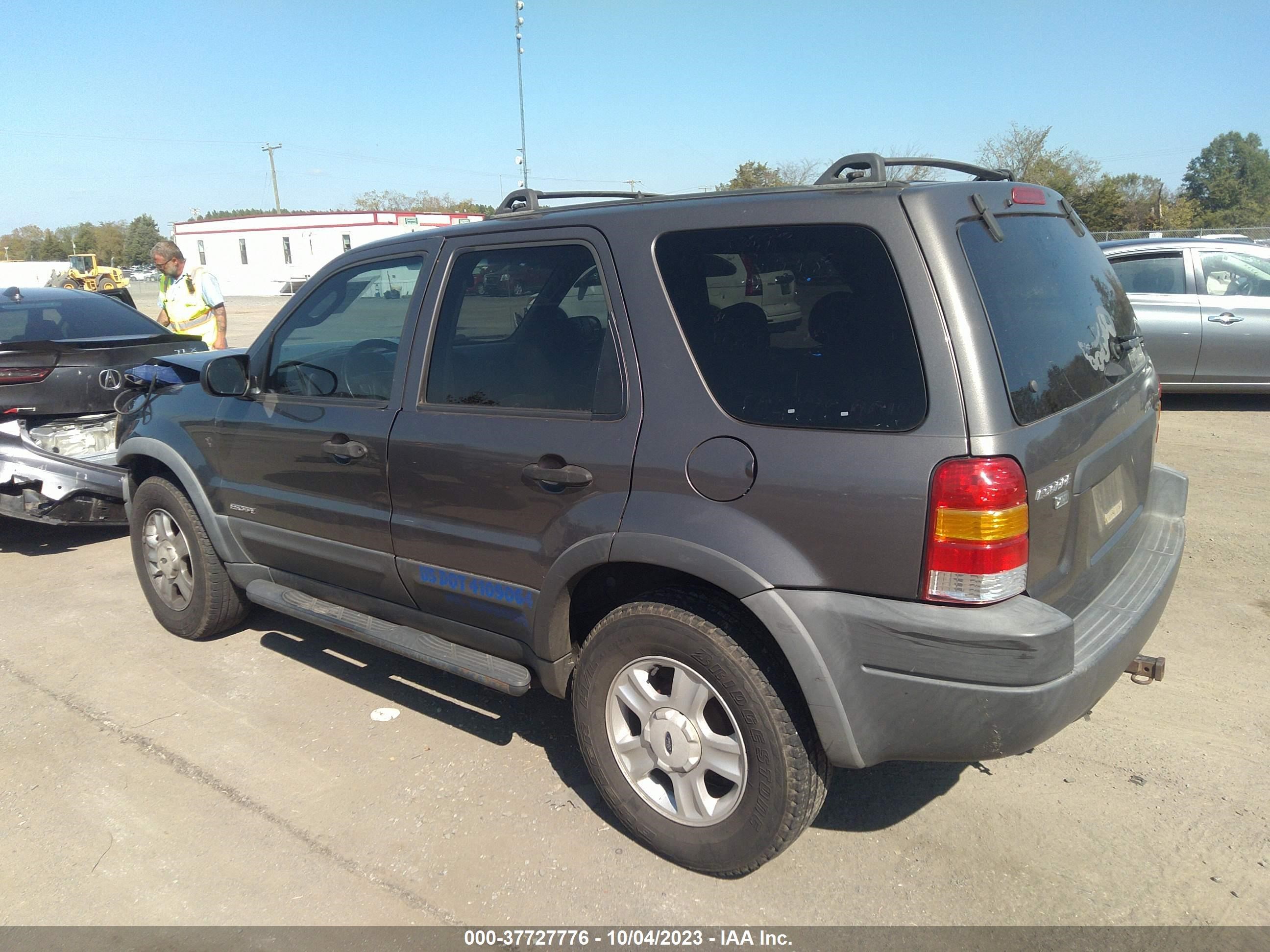 Photo 2 VIN: 1FMYU03152KC91948 - FORD ESCAPE 