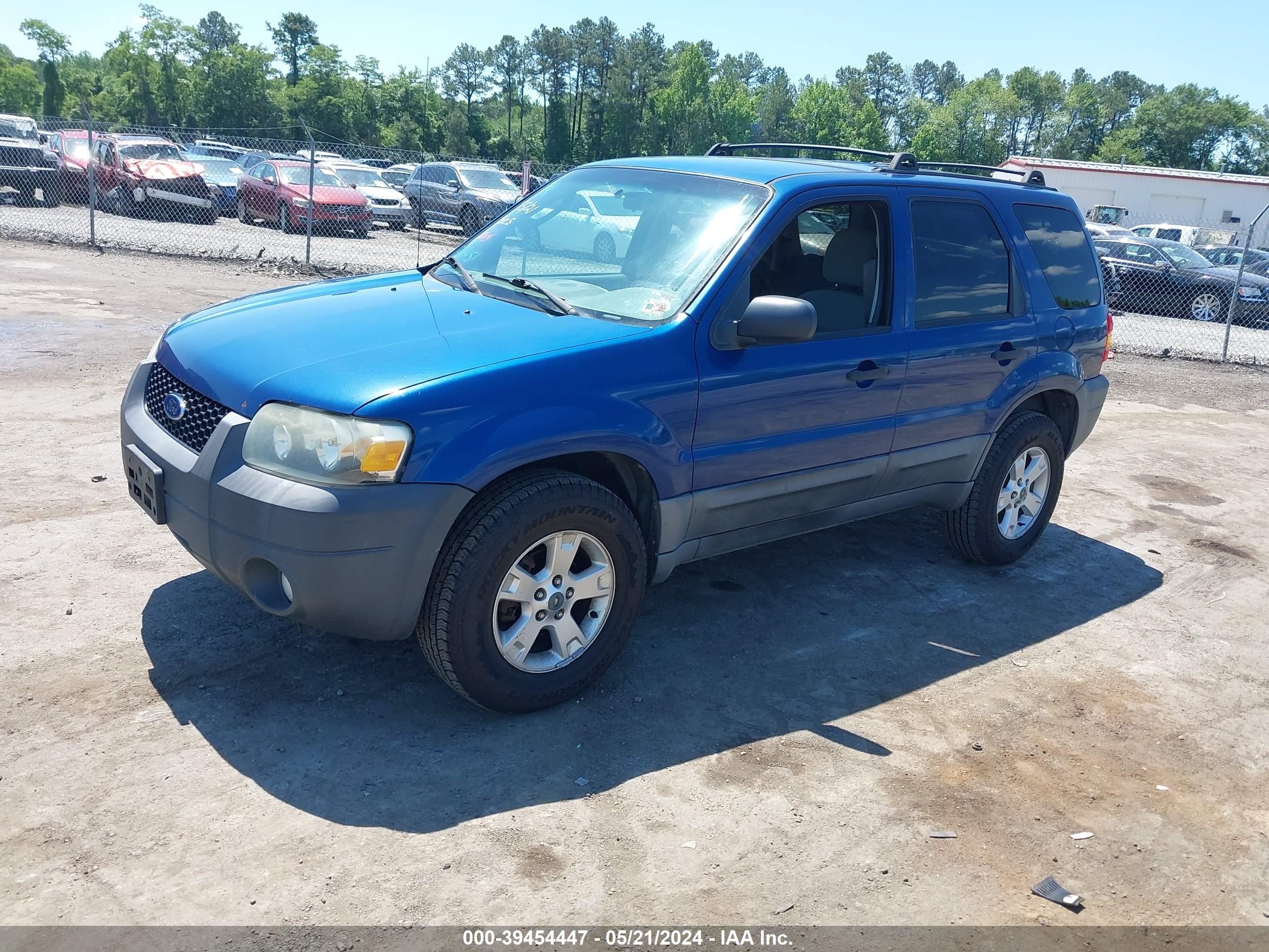 Photo 1 VIN: 1FMYU03157KB61451 - FORD ESCAPE 