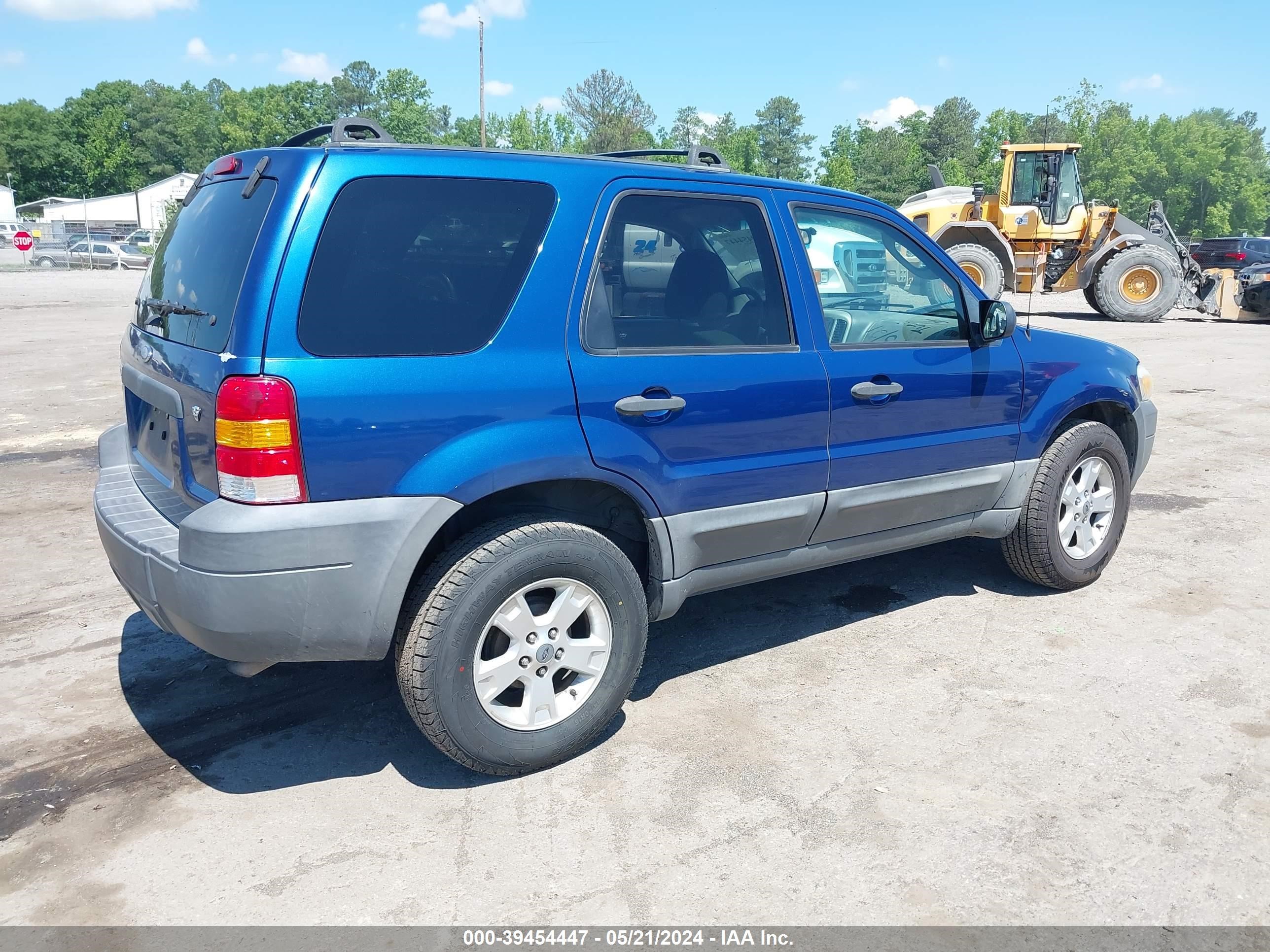 Photo 3 VIN: 1FMYU03157KB61451 - FORD ESCAPE 