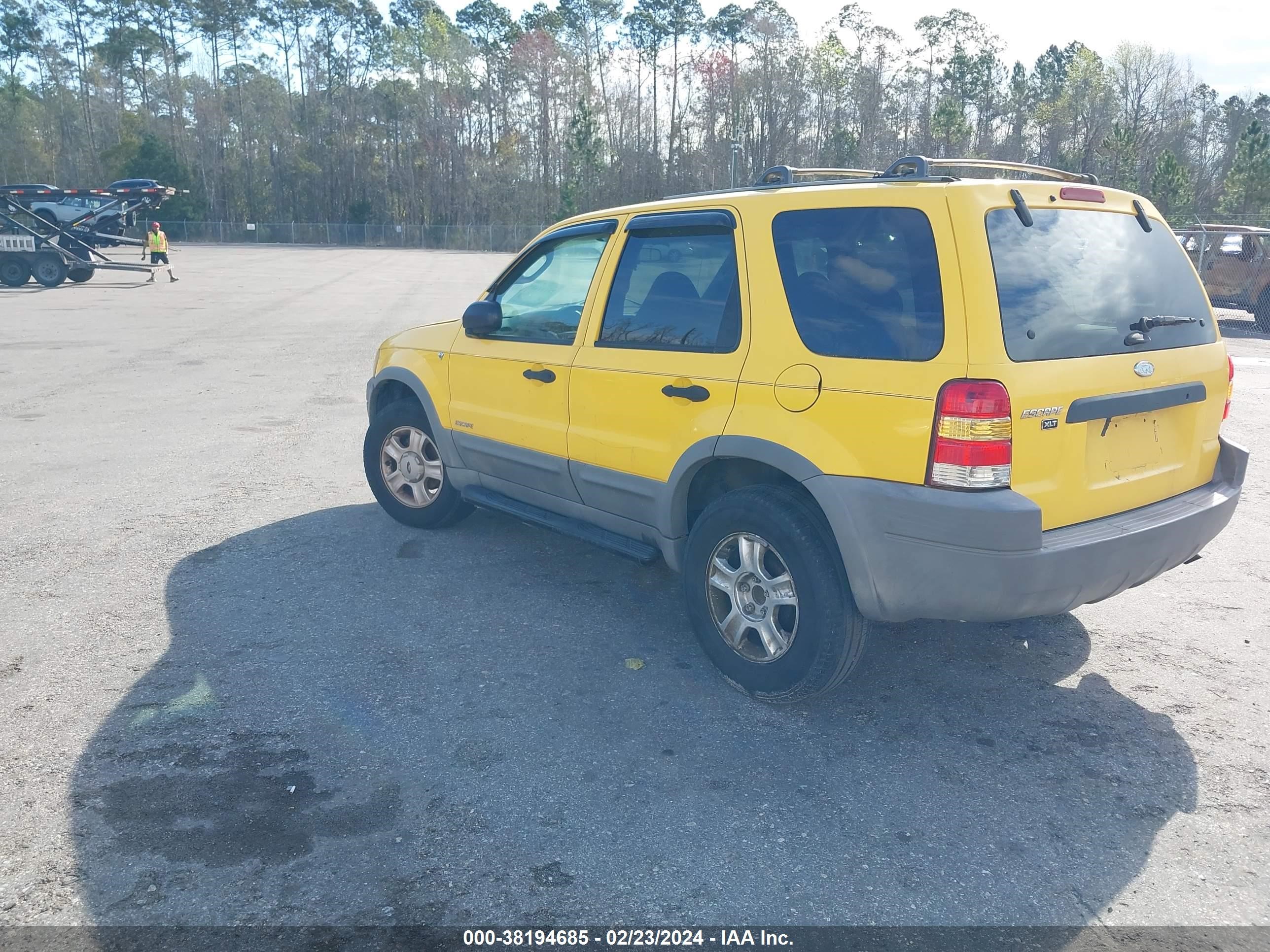 Photo 2 VIN: 1FMYU03161KF17249 - FORD ESCAPE 