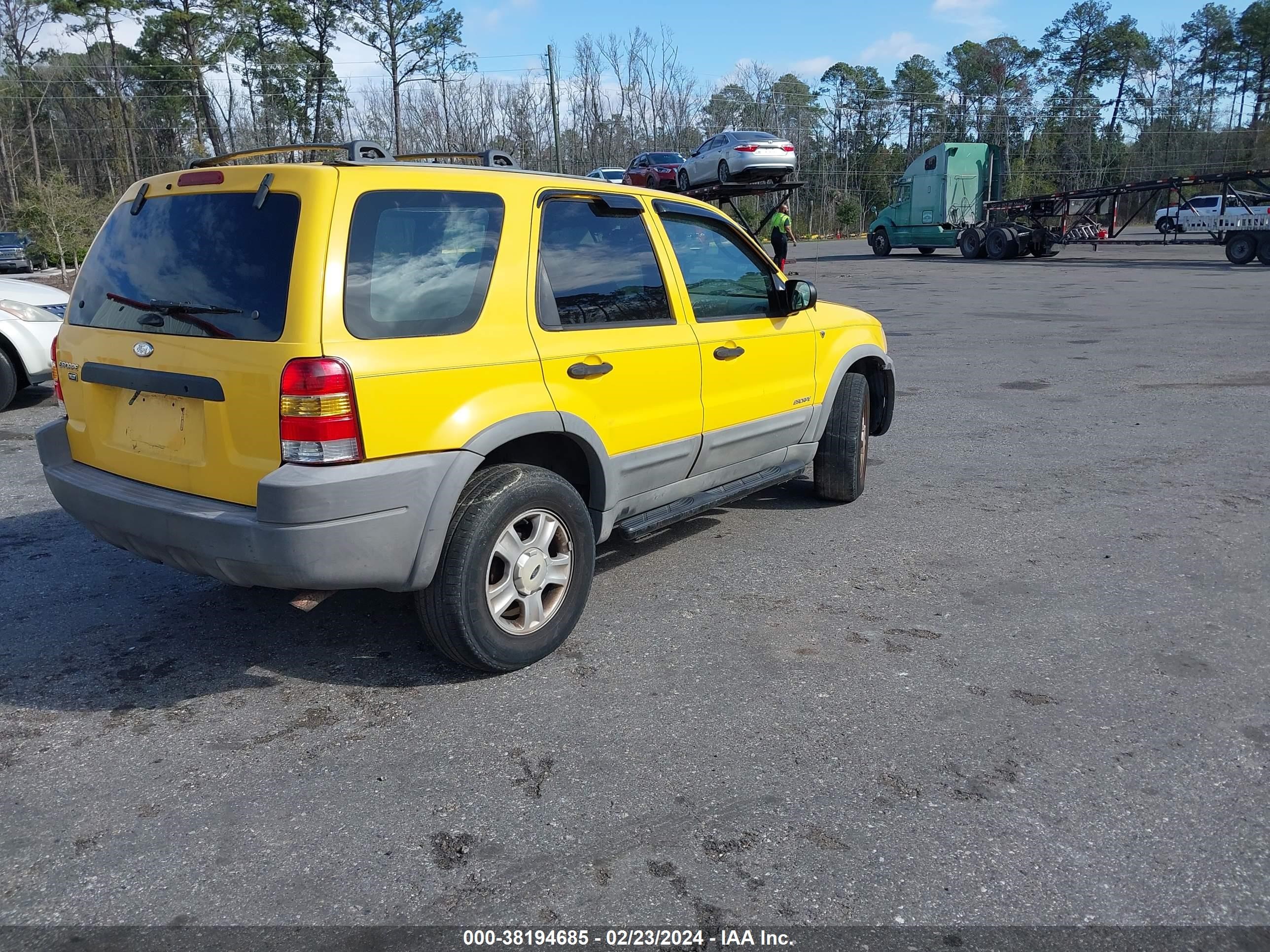 Photo 3 VIN: 1FMYU03161KF17249 - FORD ESCAPE 