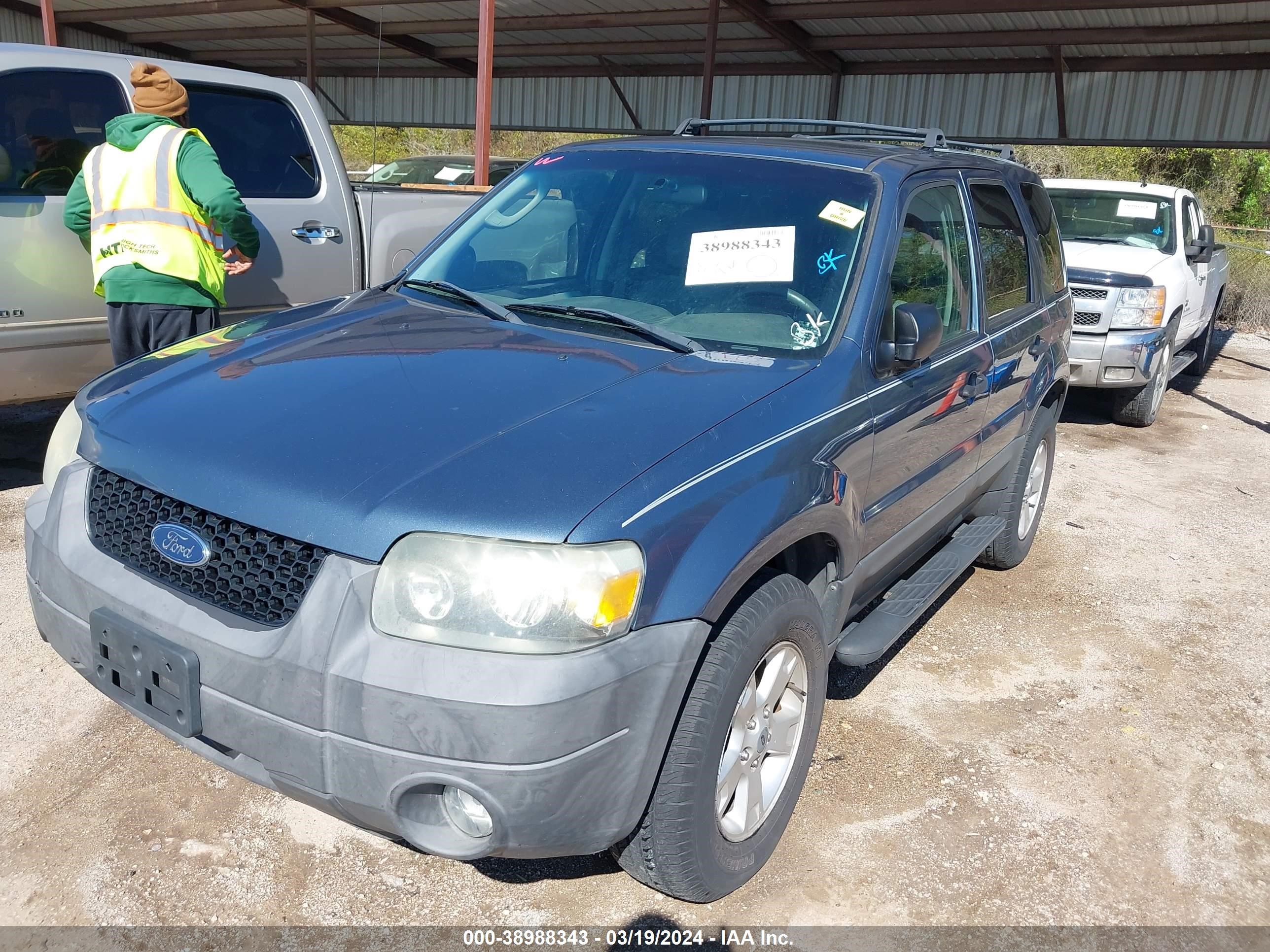 Photo 1 VIN: 1FMYU03165KA74171 - FORD ESCAPE 