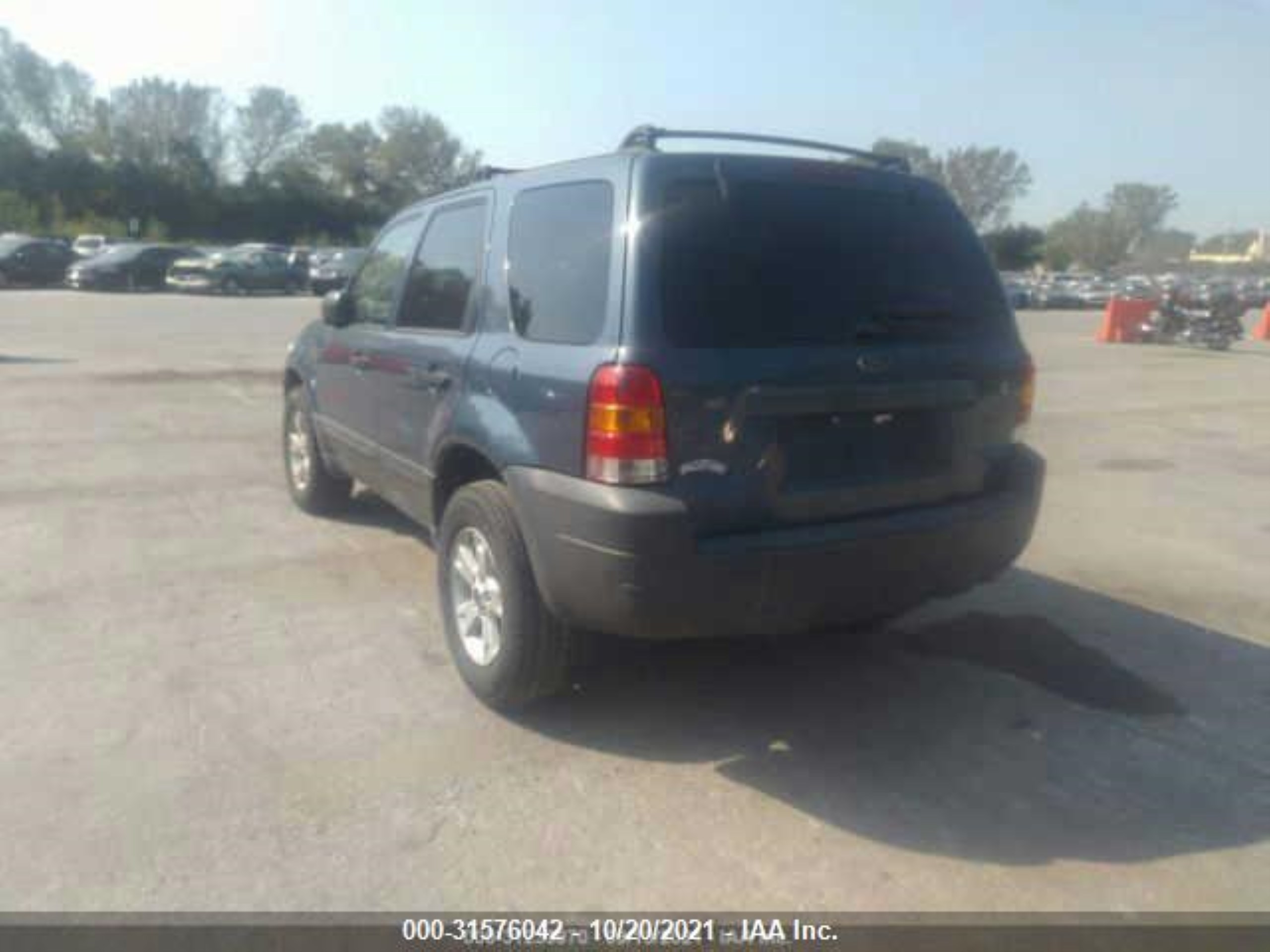 Photo 2 VIN: 1FMYU03166KA35095 - FORD ESCAPE 