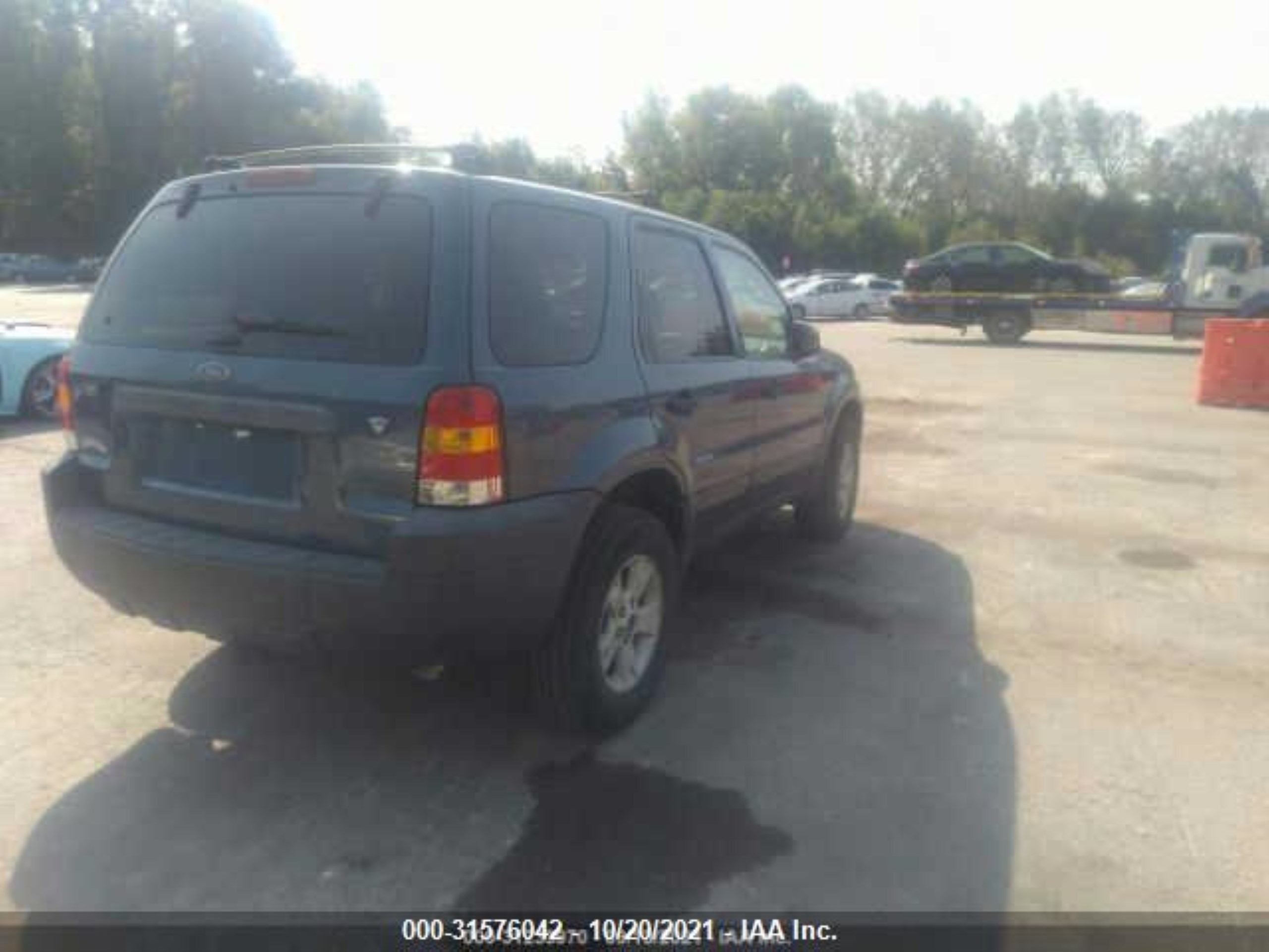 Photo 3 VIN: 1FMYU03166KA35095 - FORD ESCAPE 