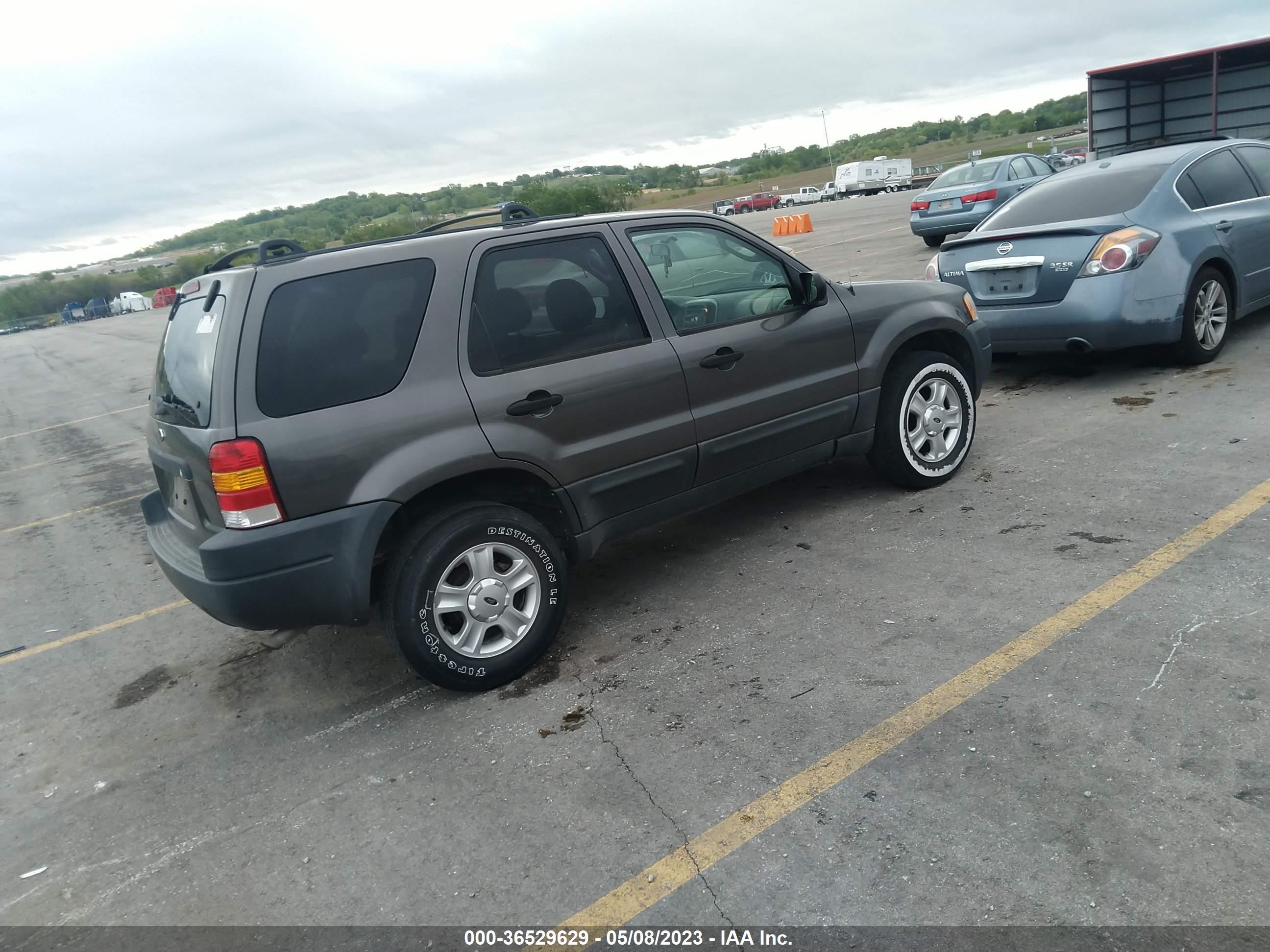 Photo 3 VIN: 1FMYU03174DA18744 - FORD ESCAPE 