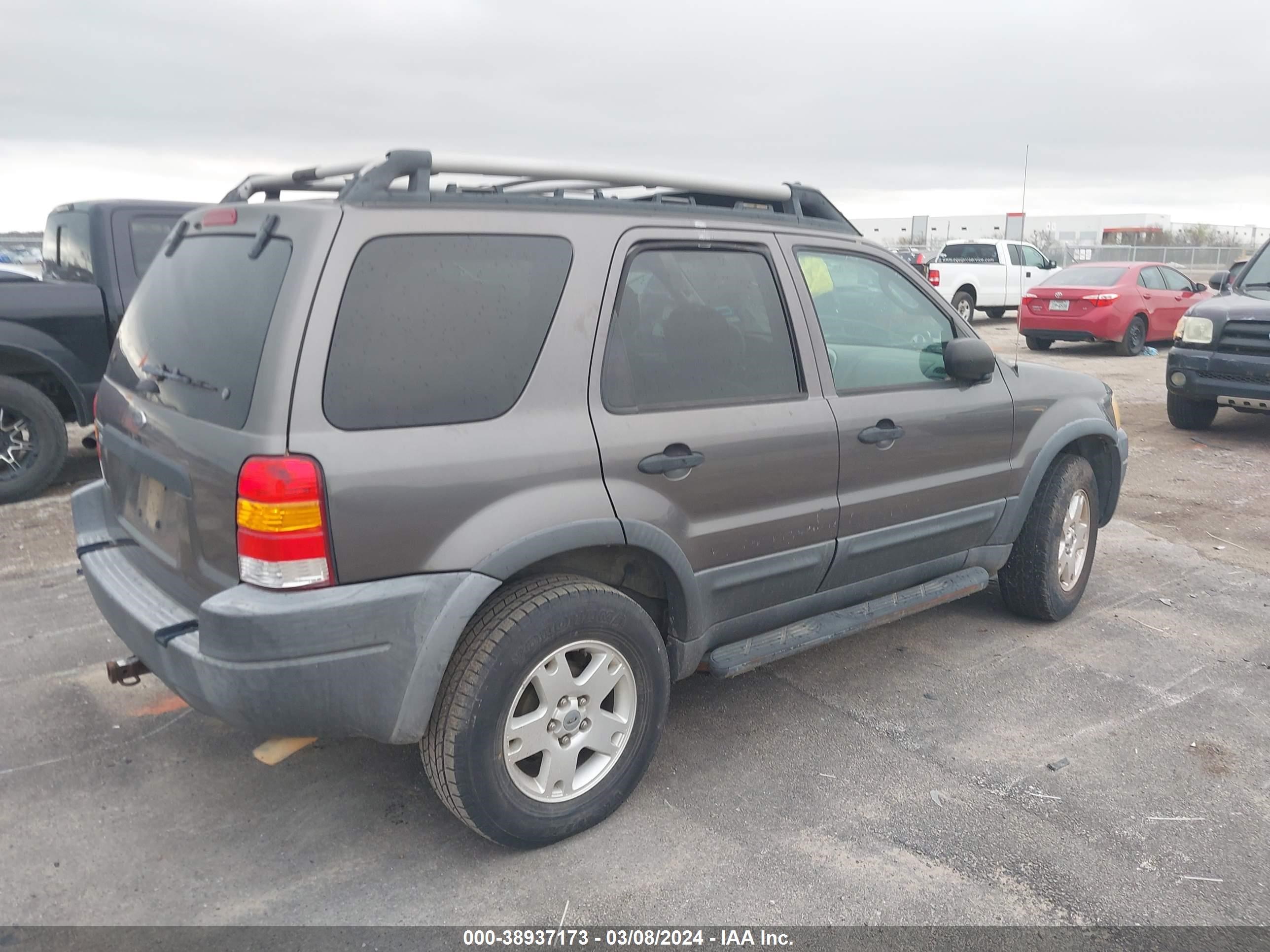 Photo 3 VIN: 1FMYU03174KB65044 - FORD ESCAPE 