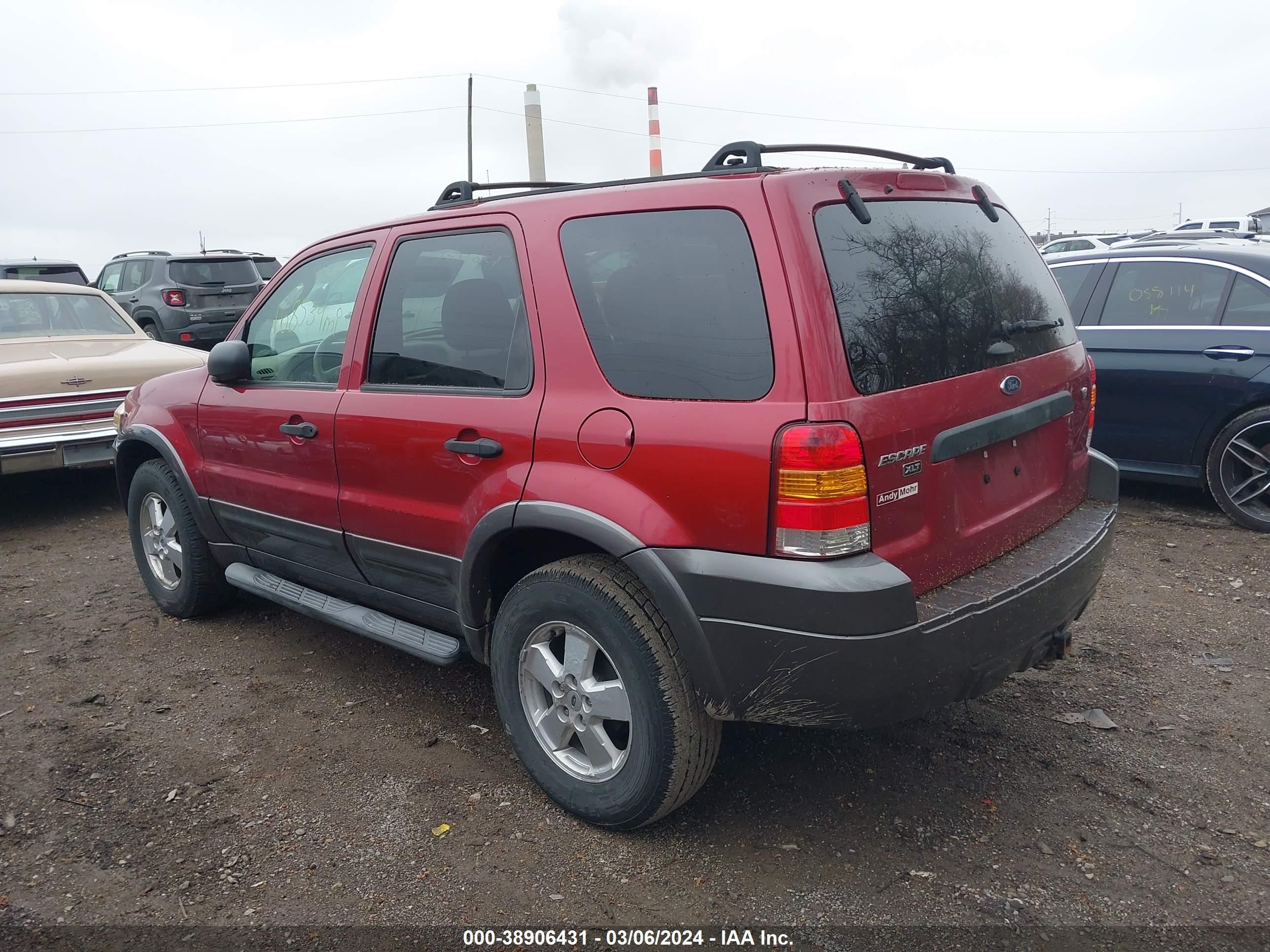 Photo 2 VIN: 1FMYU03175KE10183 - FORD ESCAPE 