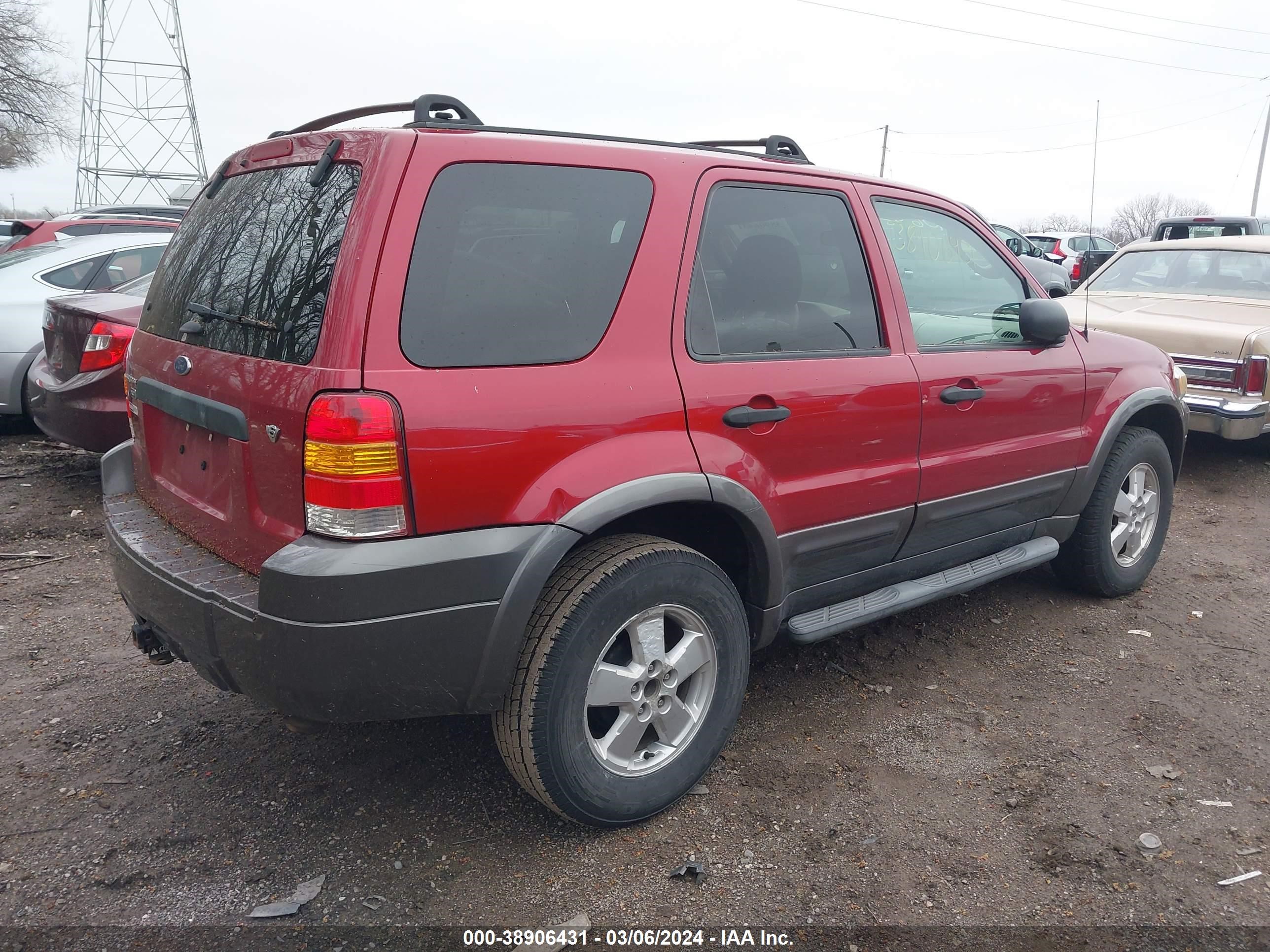 Photo 3 VIN: 1FMYU03175KE10183 - FORD ESCAPE 