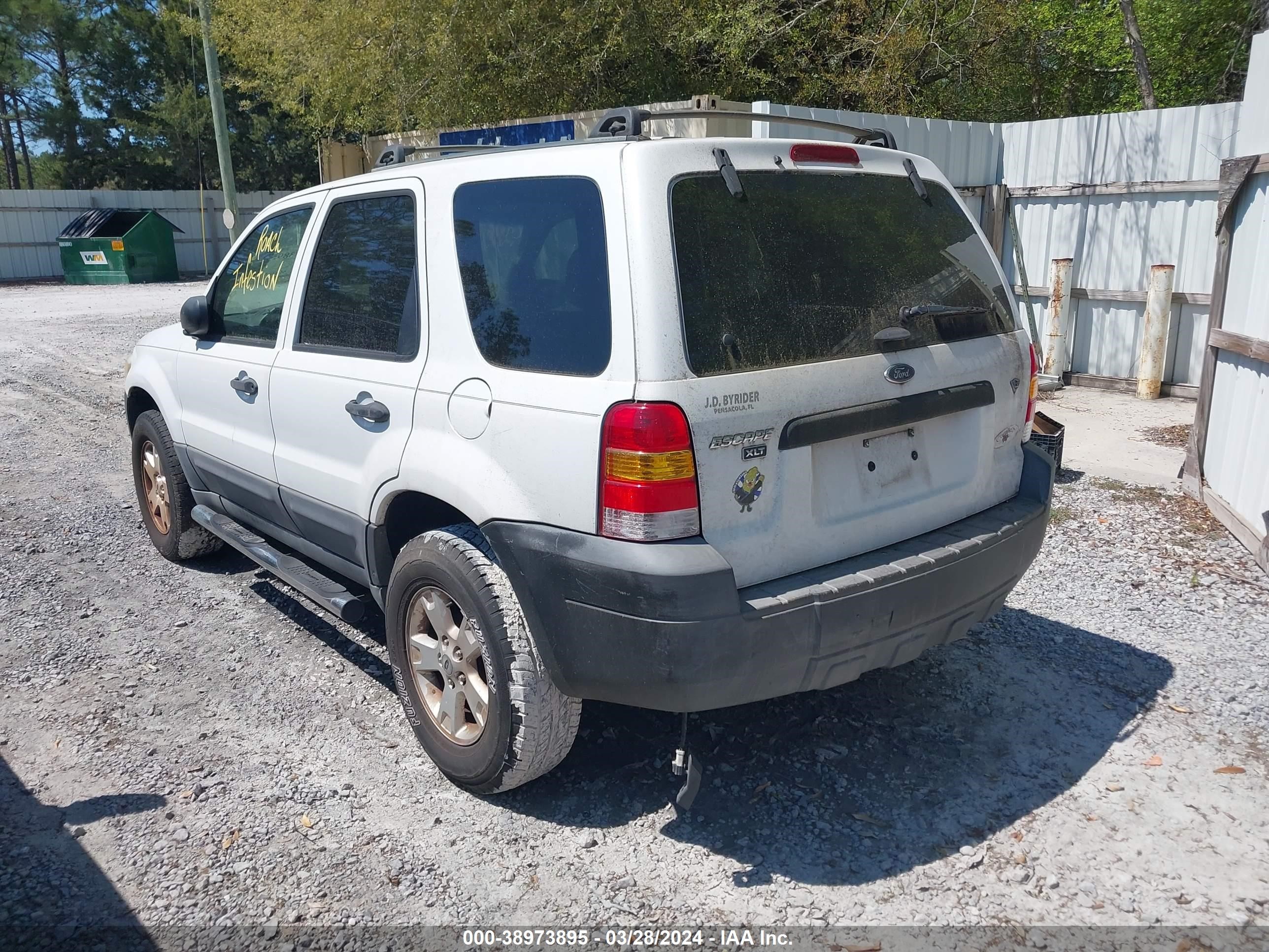 Photo 2 VIN: 1FMYU03176KC95621 - FORD ESCAPE 