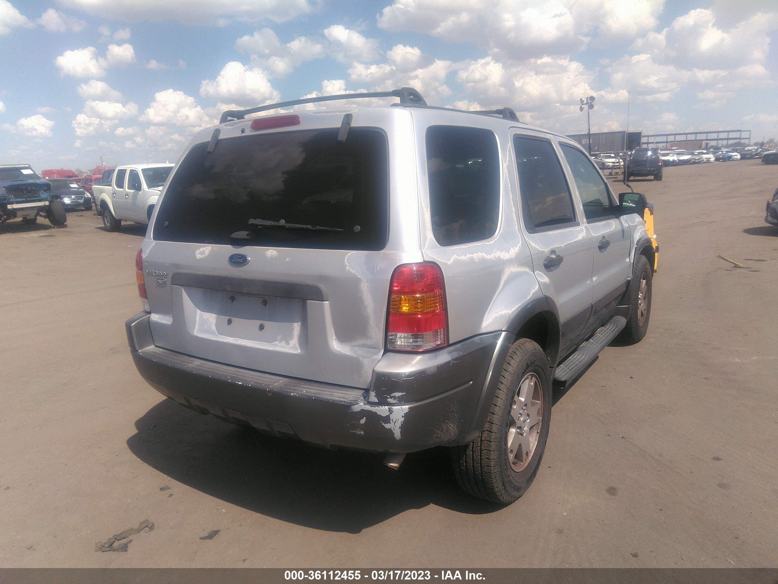 Photo 3 VIN: 1FMYU03184KA80925 - FORD ESCAPE 