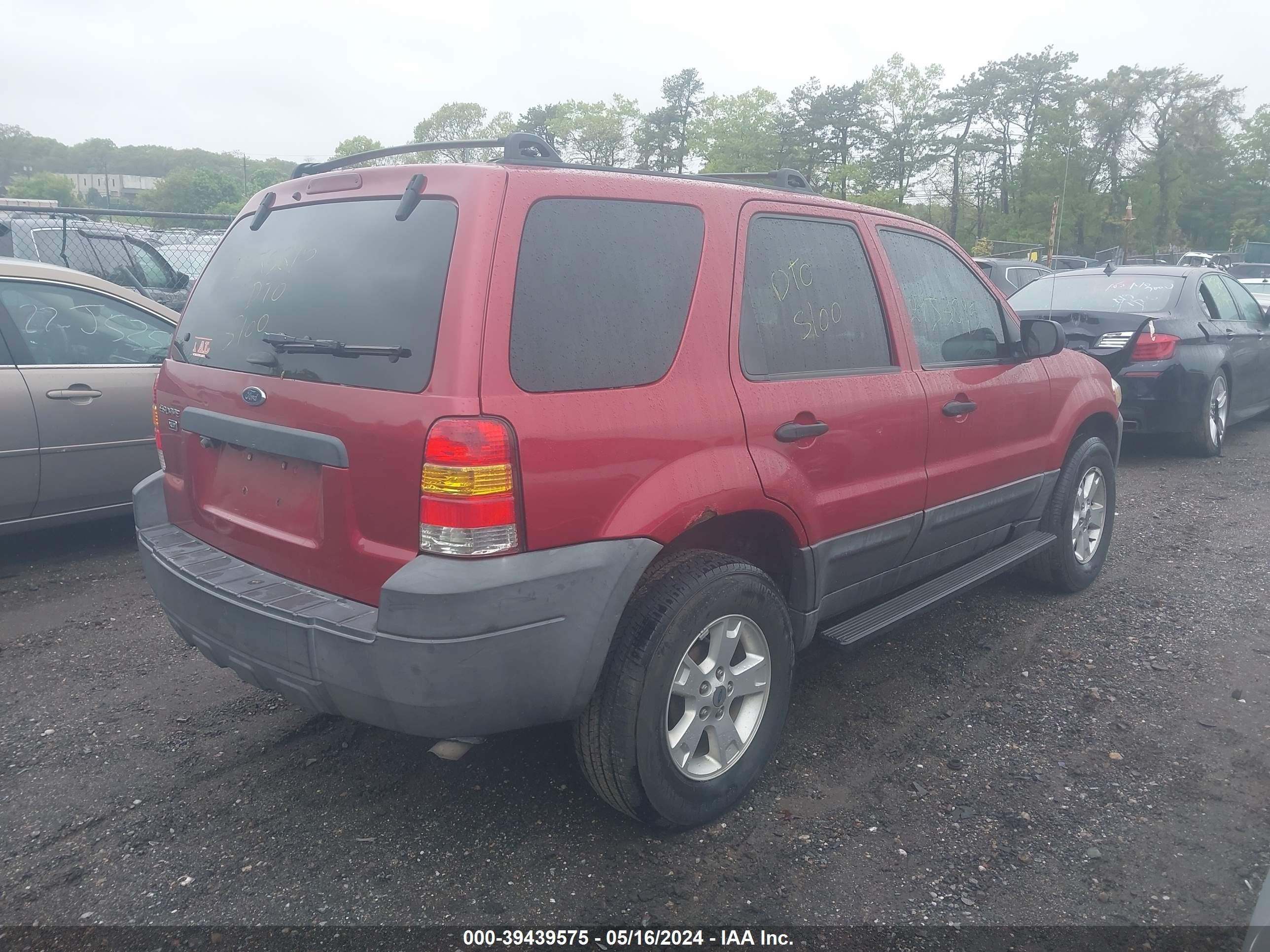 Photo 3 VIN: 1FMYU03185KA01366 - FORD ESCAPE 