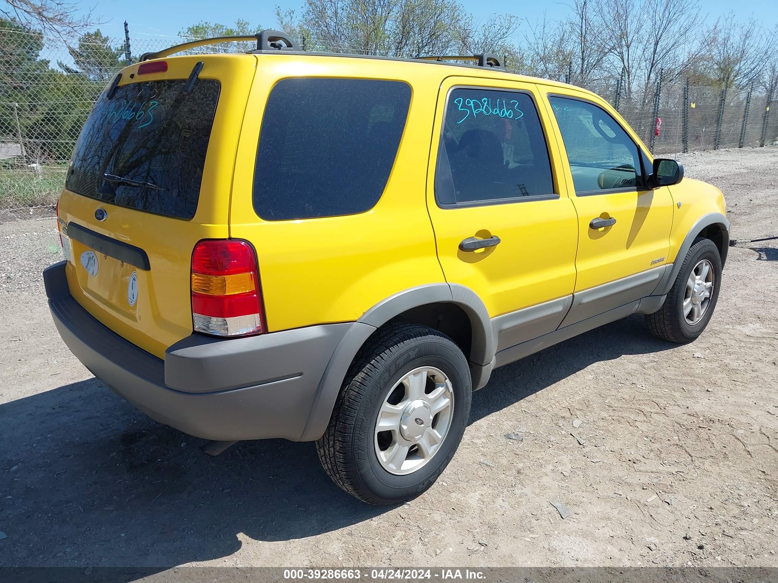 Photo 3 VIN: 1FMYU03192KD99487 - FORD ESCAPE 