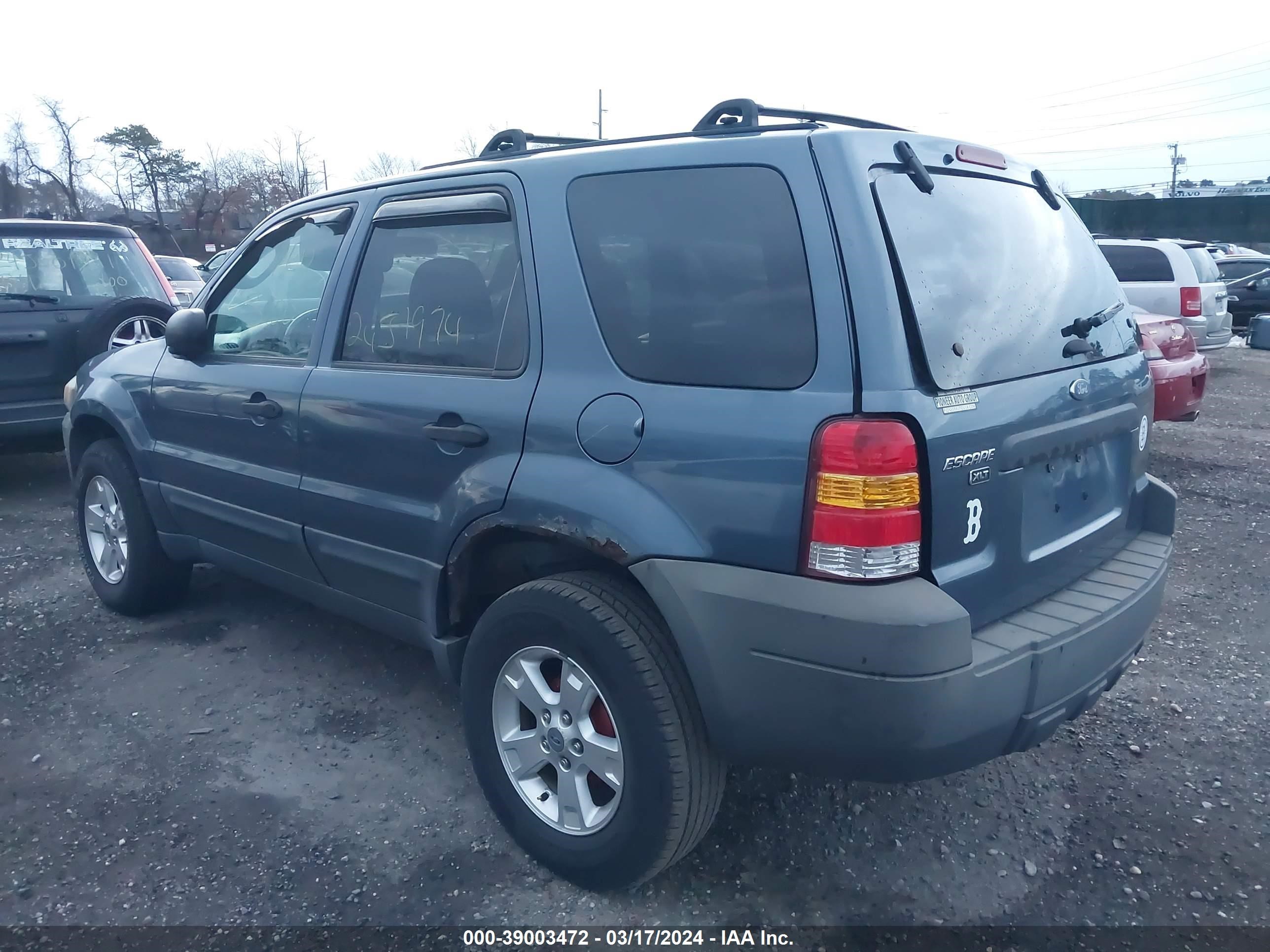 Photo 2 VIN: 1FMYU03195KA01232 - FORD ESCAPE 