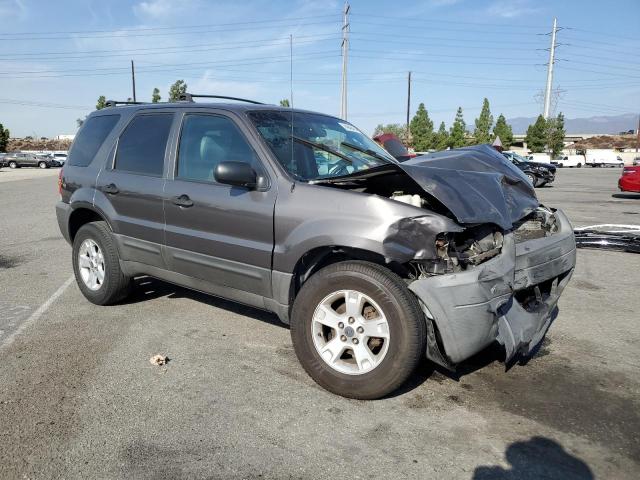 Photo 3 VIN: 1FMYU03195KA88193 - FORD ESCAPE XLT 