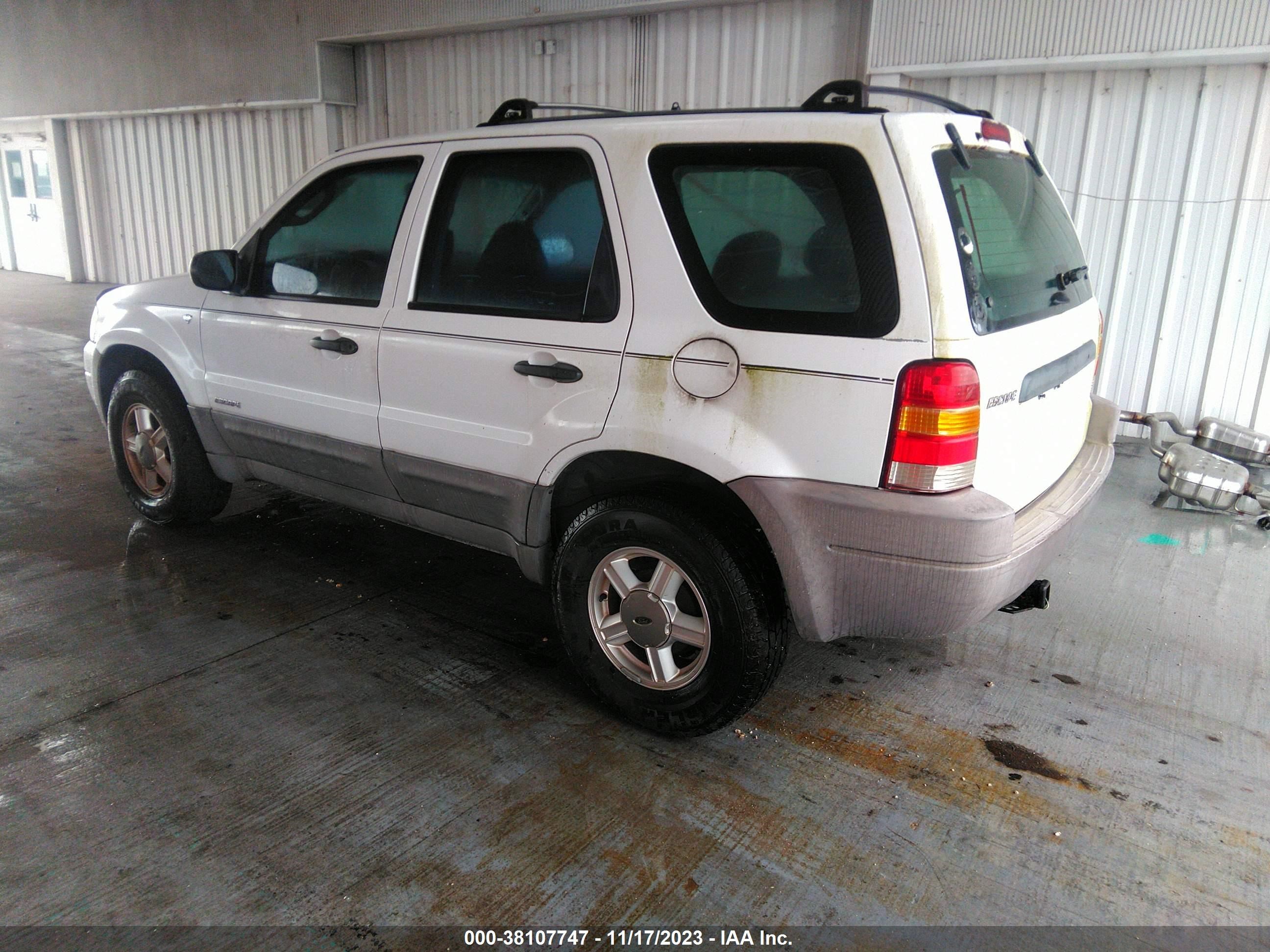 Photo 2 VIN: 1FMYU031X1KE00077 - FORD ESCAPE 