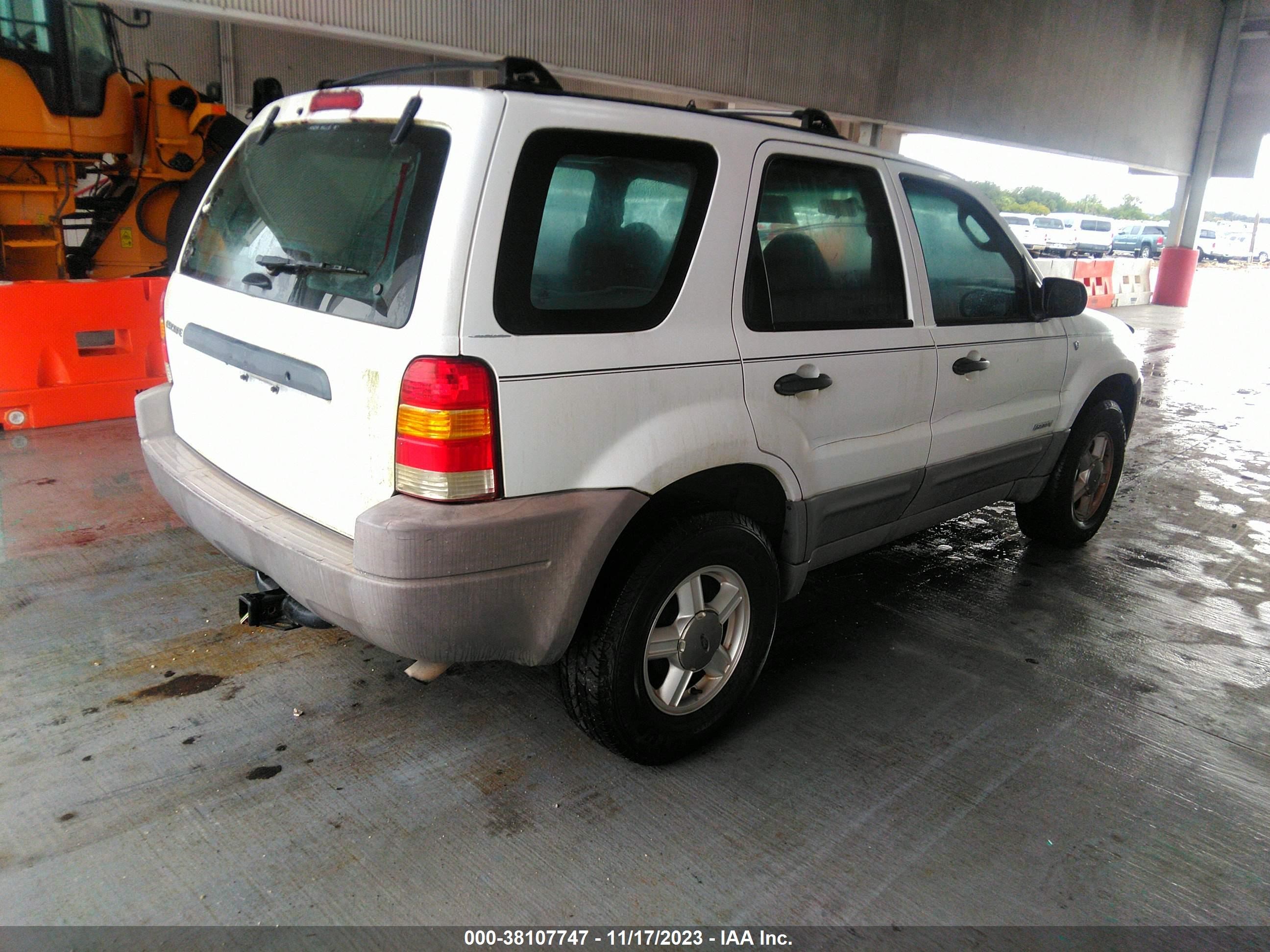 Photo 3 VIN: 1FMYU031X1KE00077 - FORD ESCAPE 