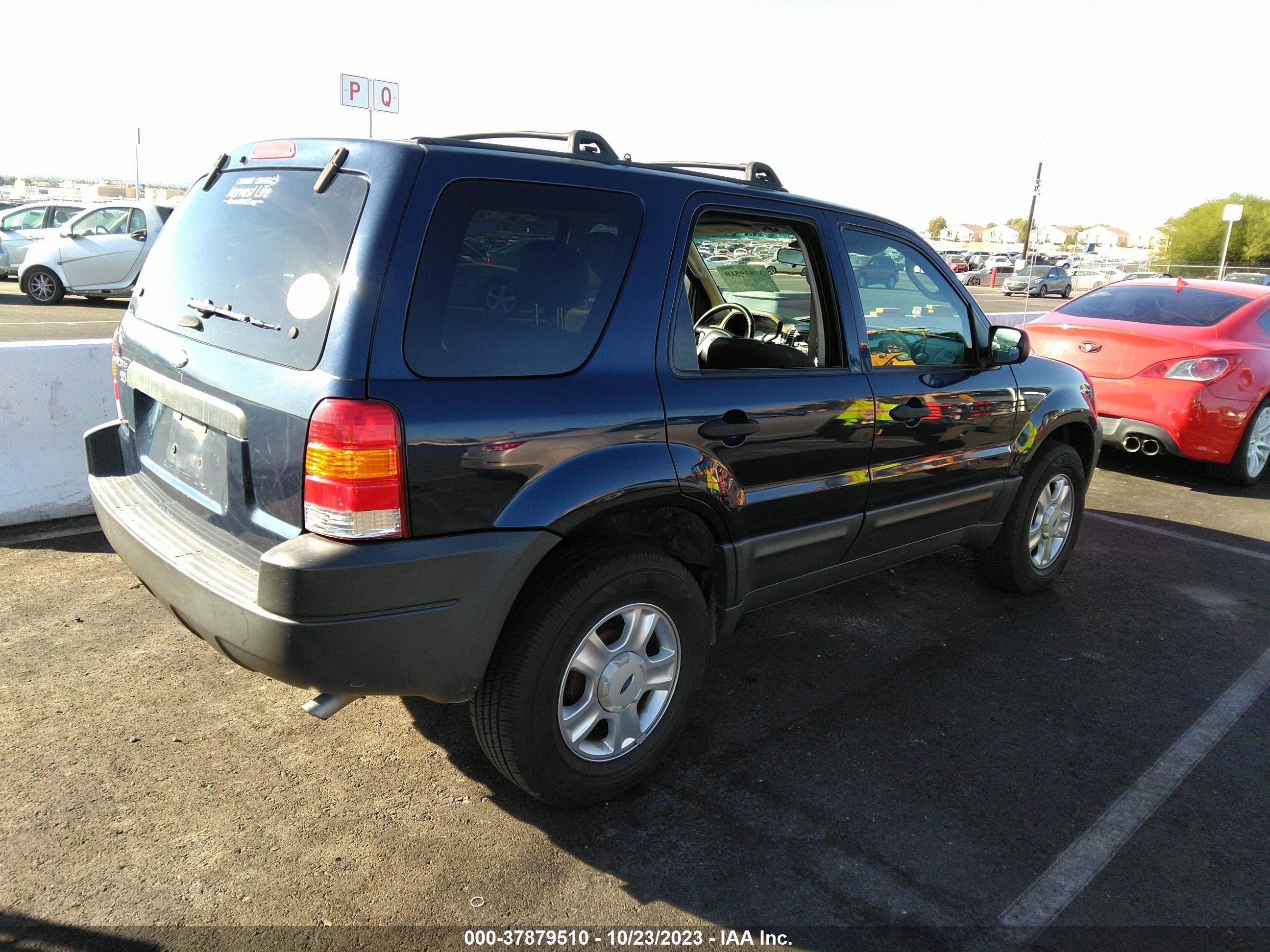 Photo 3 VIN: 1FMYU031X3KB24597 - FORD ESCAPE 