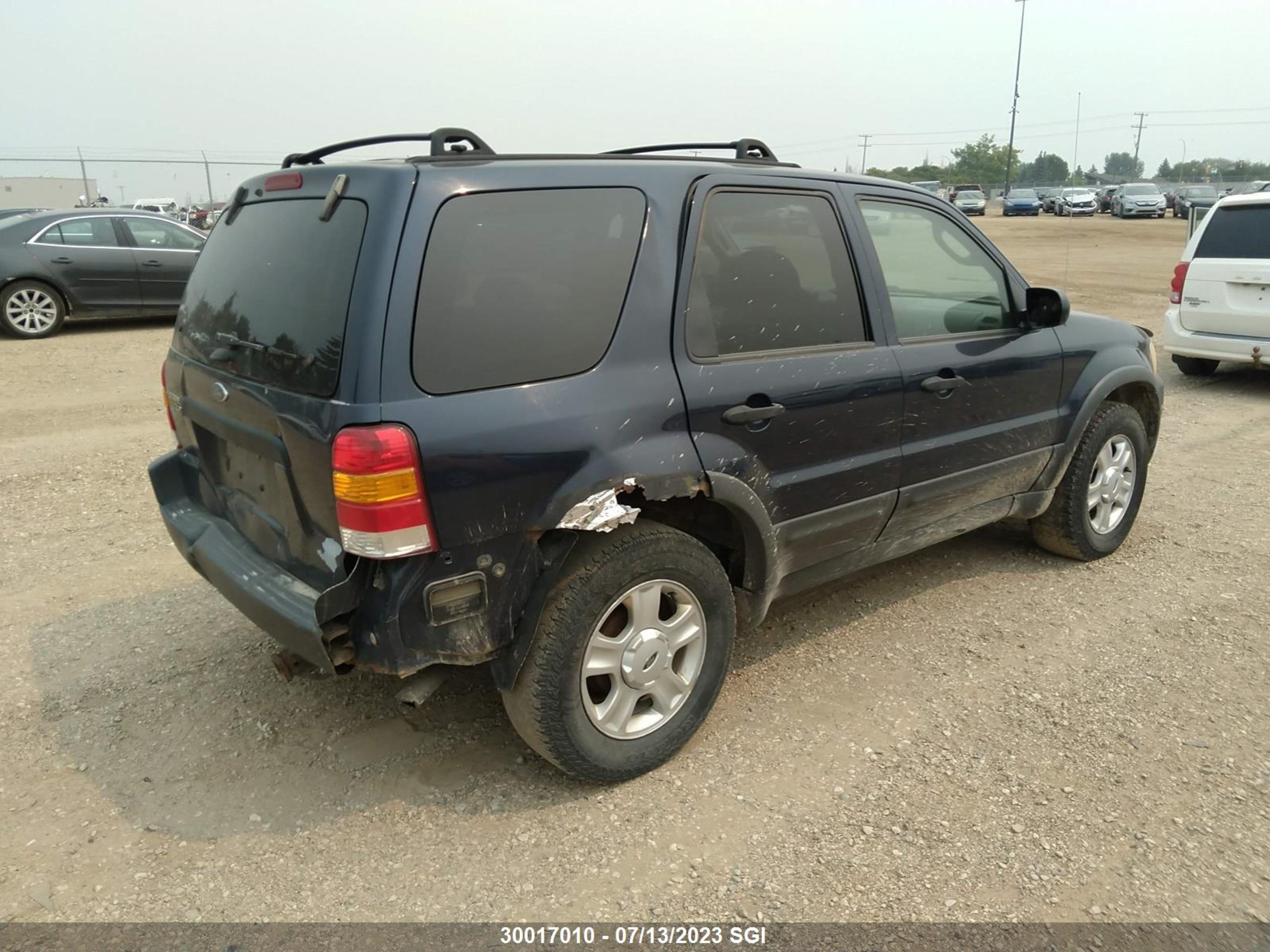 Photo 3 VIN: 1FMYU031X4KA13291 - FORD ESCAPE 