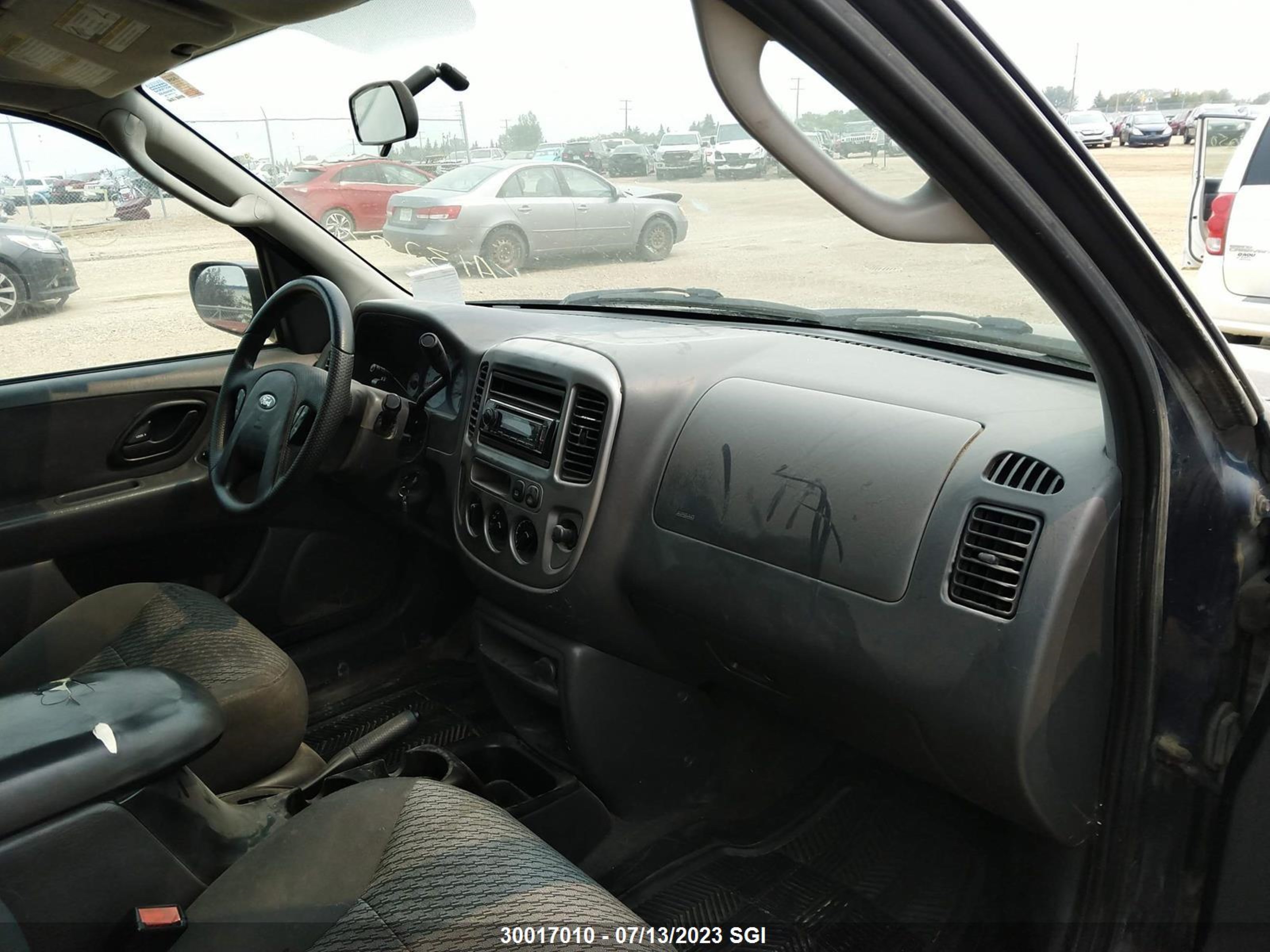 Photo 4 VIN: 1FMYU031X4KA13291 - FORD ESCAPE 