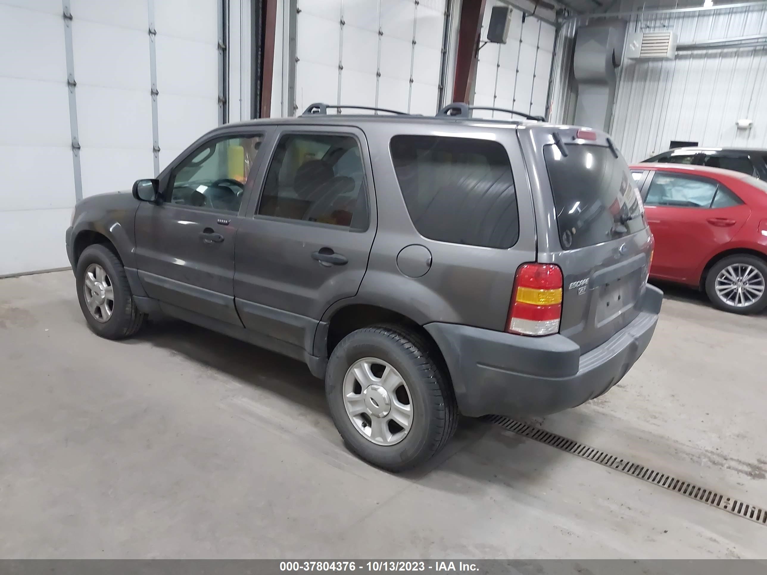 Photo 2 VIN: 1FMYU031X4KA30236 - FORD ESCAPE 