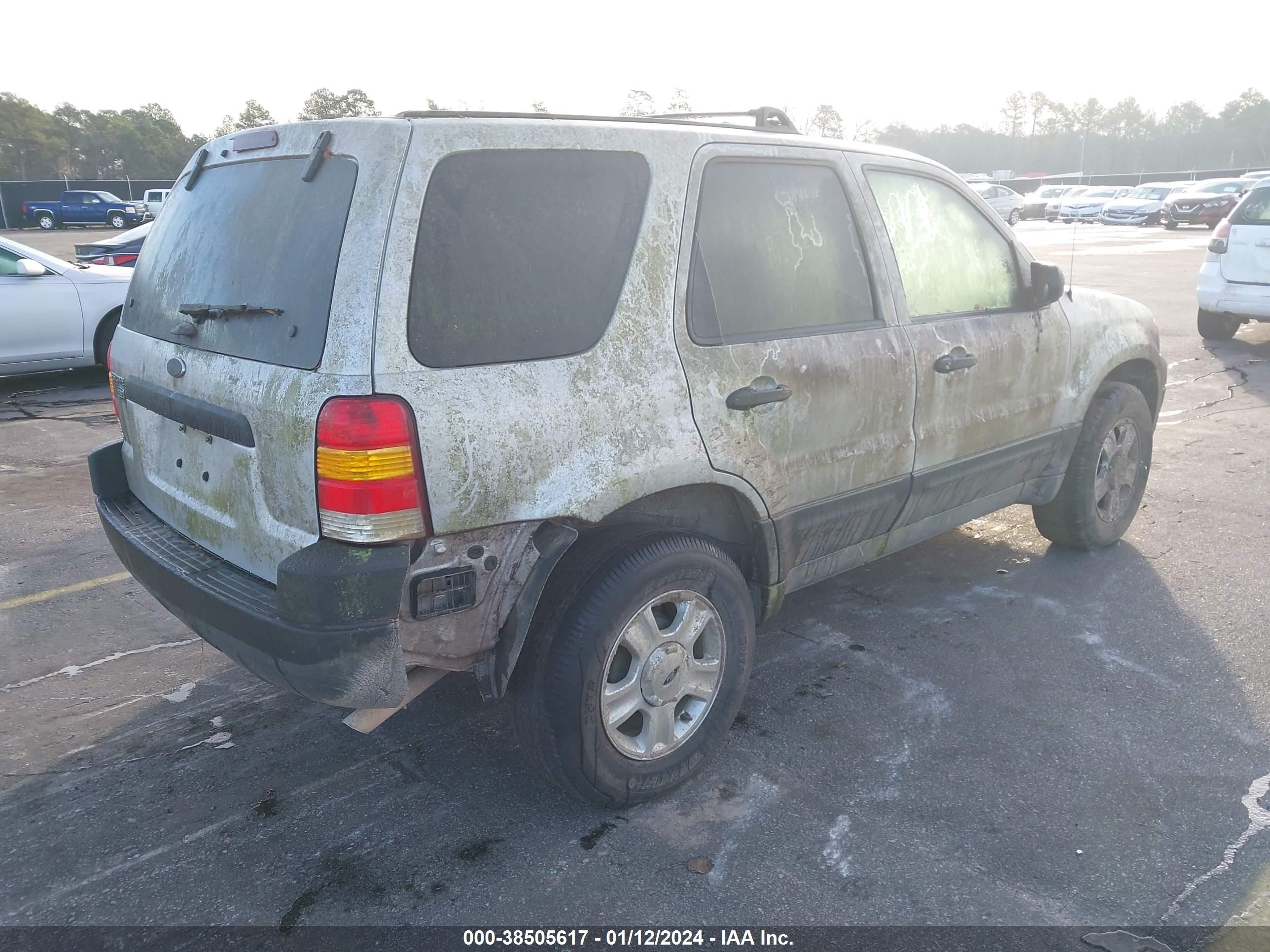 Photo 3 VIN: 1FMYU031X4KA95278 - FORD ESCAPE 