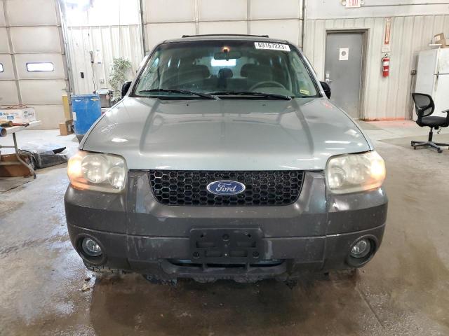 Photo 4 VIN: 1FMYU031X5KA19979 - FORD ESCAPE 